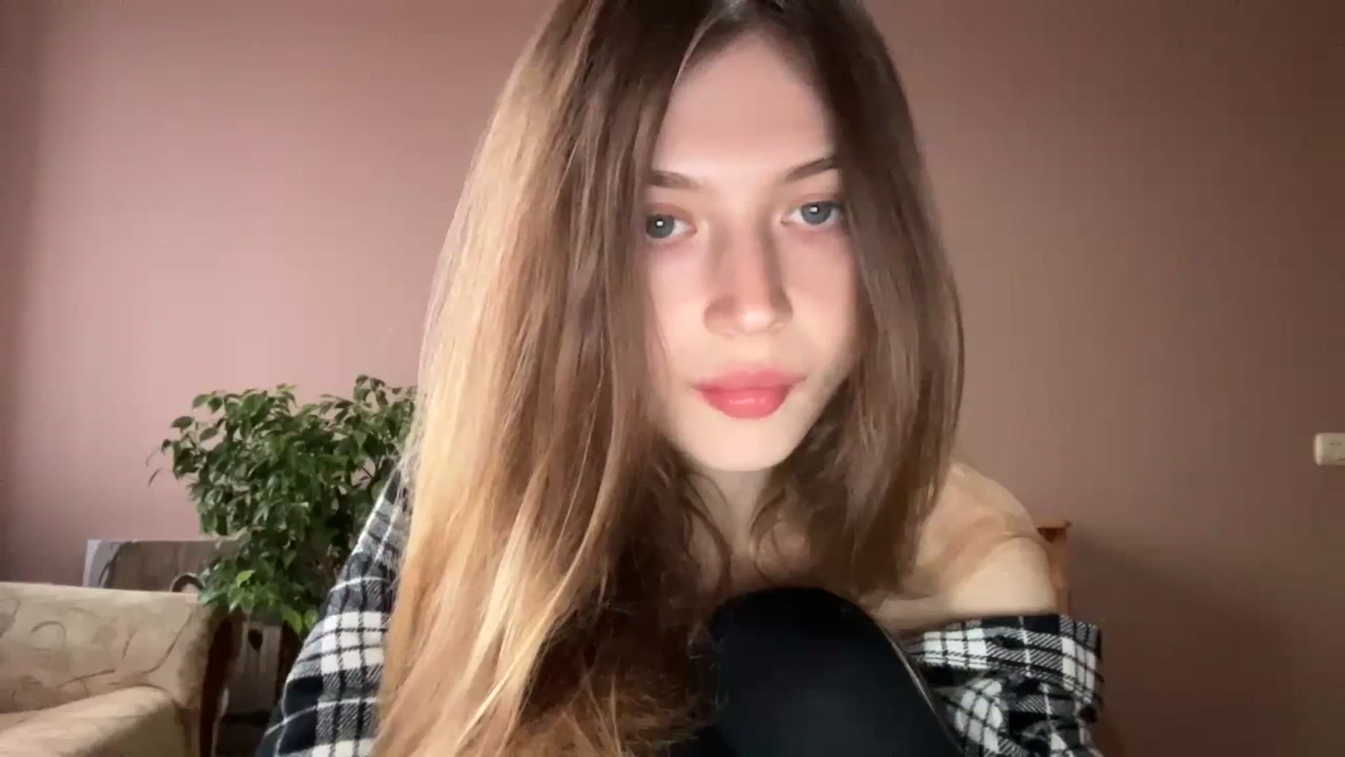 Gallery image thumbnail from Coconut_dream's myfreecams stream on, 11/08/2023, 13:46 image 16 of 20