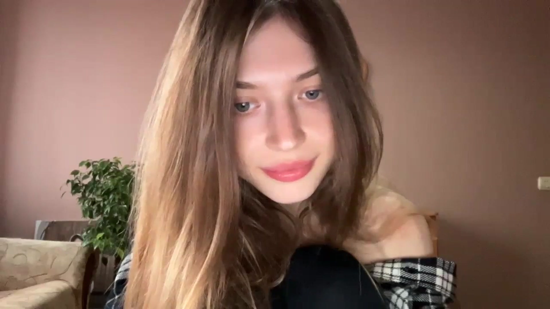 Gallery image thumbnail from Coconut_dream's myfreecams stream on, 11/08/2023, 13:46 image 6 of 20