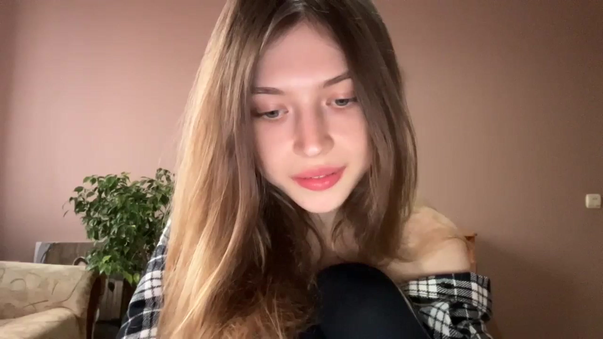 Gallery image thumbnail from Coconut_dream's myfreecams stream on, 11/08/2023, 13:46 image 14 of 20