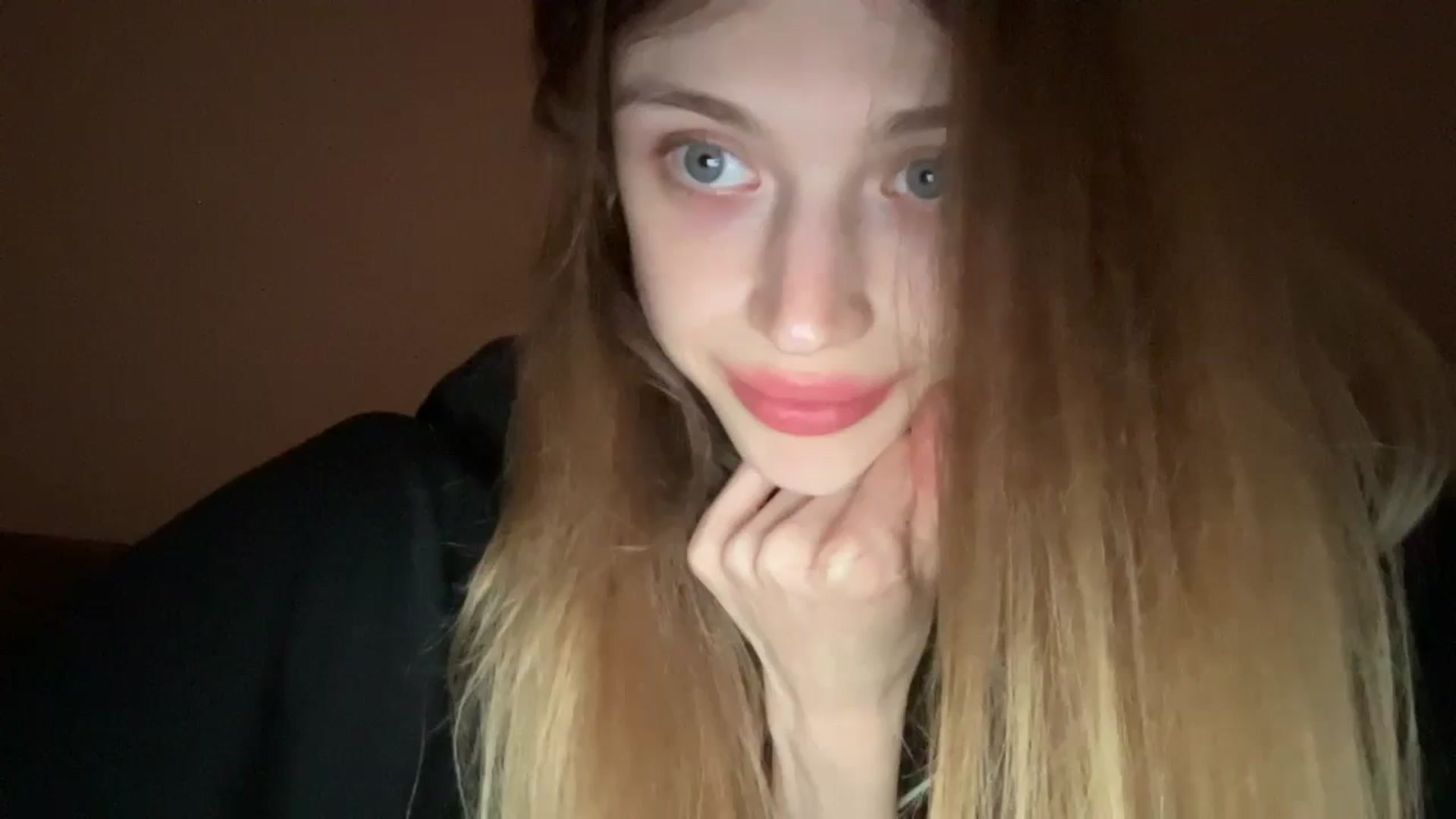 Gallery image thumbnail from Coconut_dream's myfreecams stream on, 11/09/2023, 21:02 image 18 of 20
