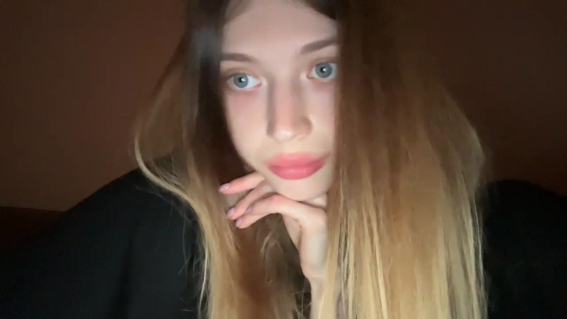 Gallery image thumbnail from Coconut_dream's myfreecams stream on, 11/09/2023, 21:02 image 16 of 20
