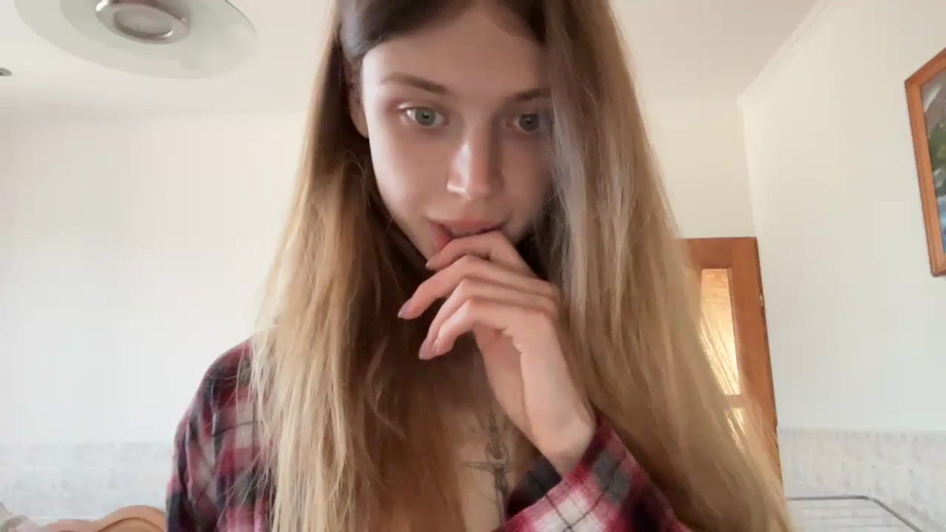 Gallery image thumbnail from Coconut_dream's myfreecams stream on, 11/10/2023, 09:18 image 17 of 20