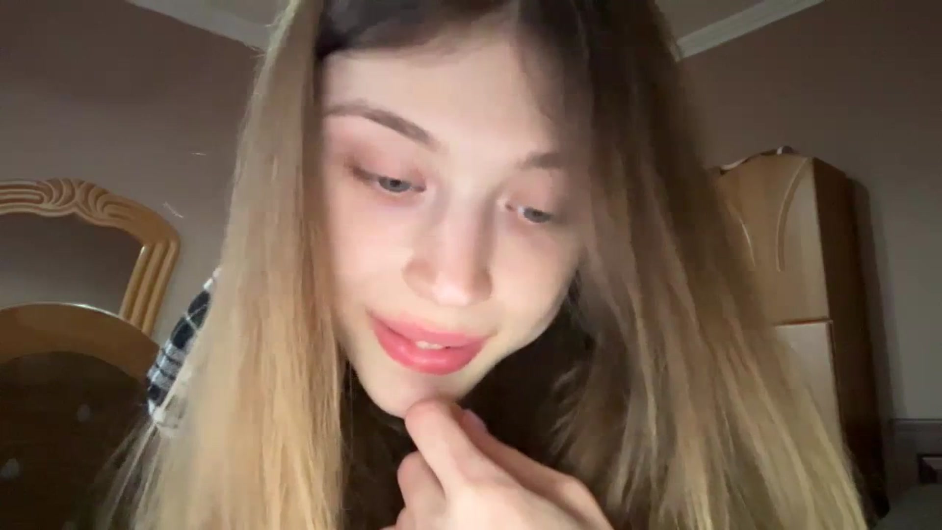 Gallery image thumbnail from Coconut_dream's myfreecams stream on, 11/11/2023, 13:43 image 7 of 20