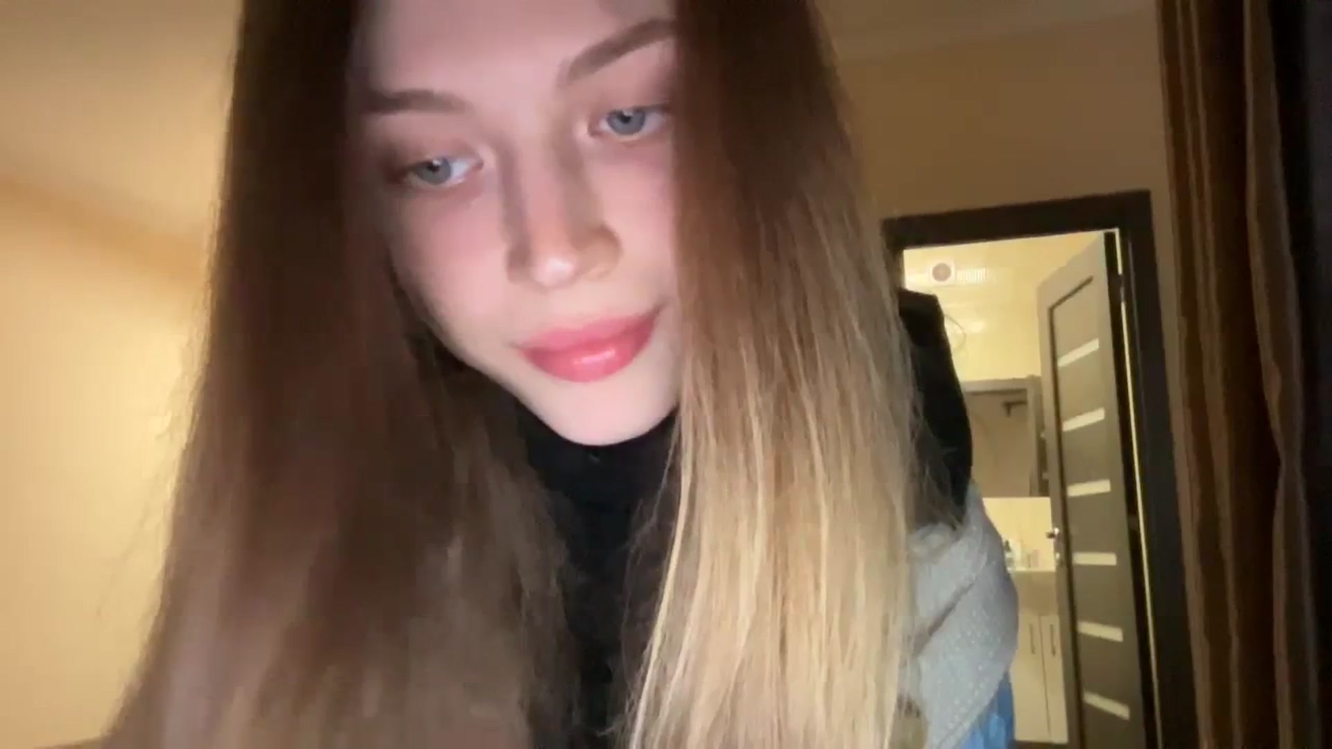 Gallery image thumbnail from Coconut_dream's myfreecams stream on, 11/21/2023, 14:01 image 9 of 20