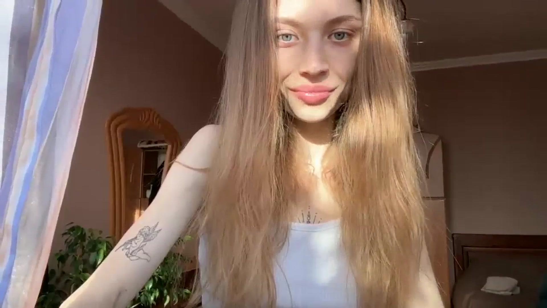 Gallery image thumbnail from Coconut_dream's myfreecams stream on, 11/22/2023, 08:48 image 6 of 20