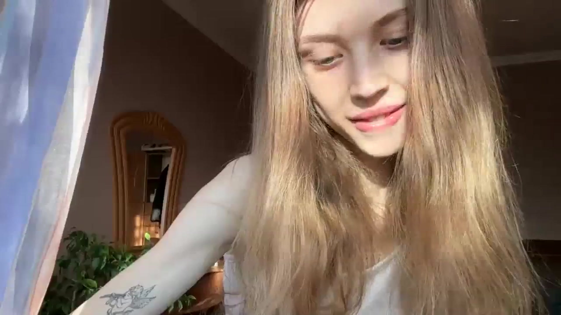 Gallery image thumbnail from Coconut_dream's myfreecams stream on, 11/22/2023, 08:48 image 7 of 20
