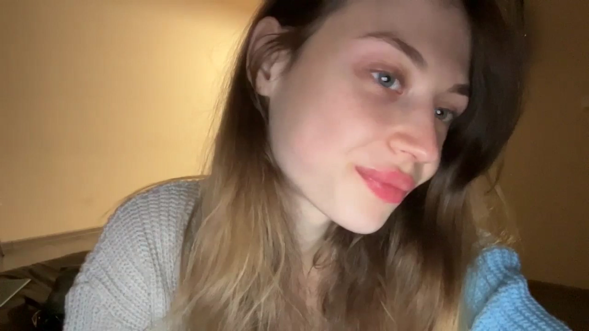 Gallery image thumbnail from Coconut_dream's myfreecams stream on, 11/22/2023, 17:10 image 14 of 20