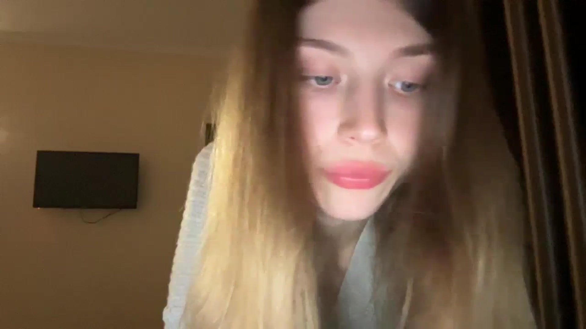 Gallery image thumbnail from Coconut_dream's myfreecams stream on, 11/22/2023, 17:10 image 7 of 20
