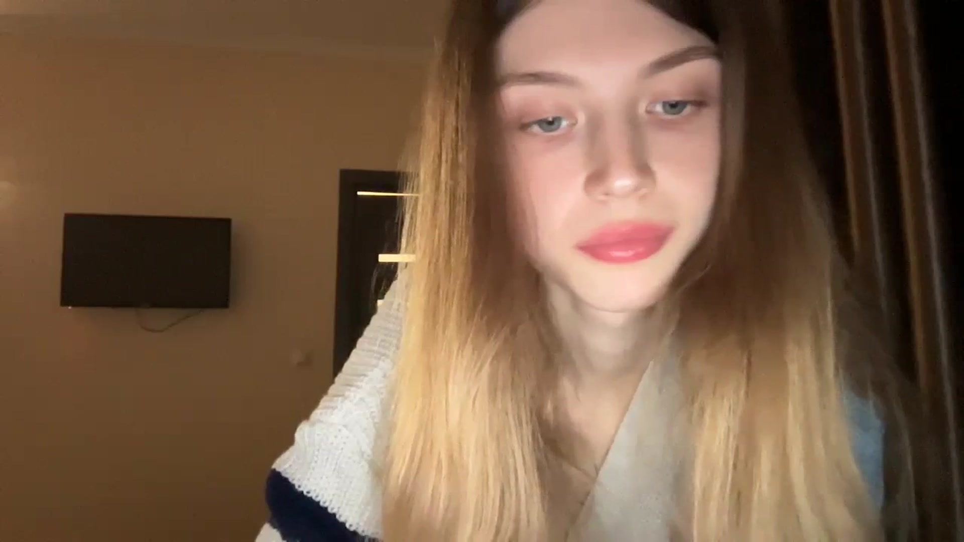 Gallery image thumbnail from Coconut_dream's myfreecams stream on, 11/22/2023, 17:10 image 5 of 20