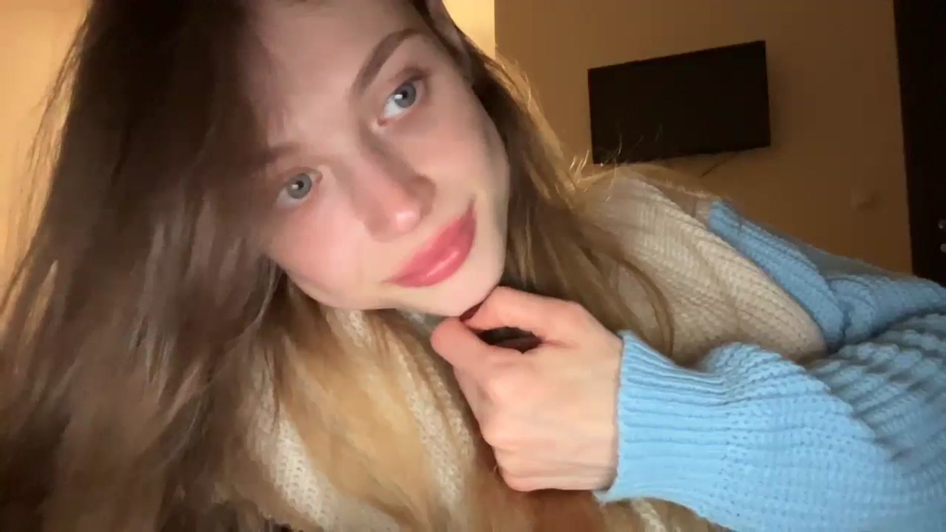 Gallery image thumbnail from Coconut_dream's myfreecams stream on, 11/22/2023, 17:10 image 18 of 20