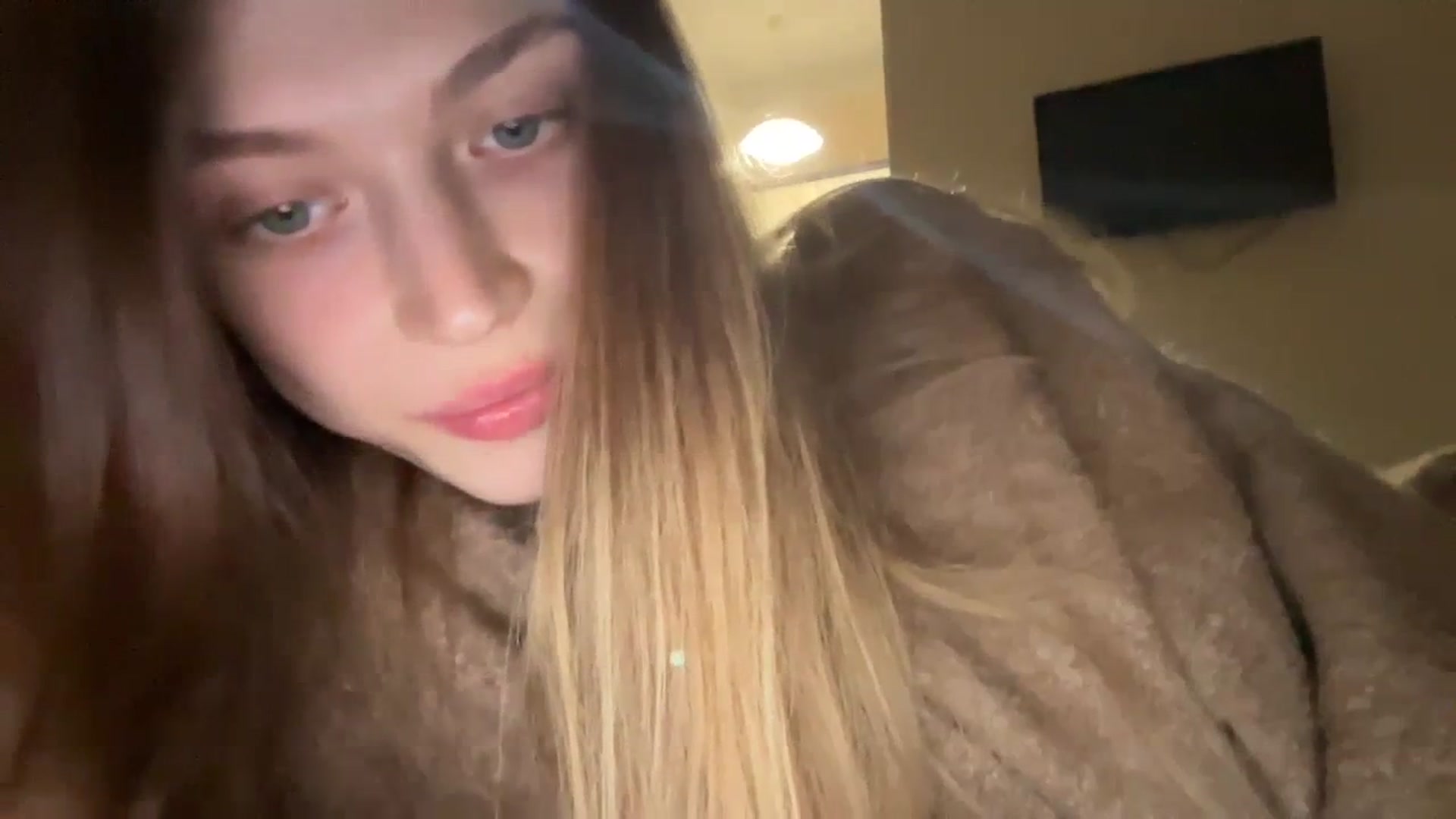 Gallery image thumbnail from Coconut_dream's myfreecams stream on, 11/24/2023, 14:01 image 17 of 20