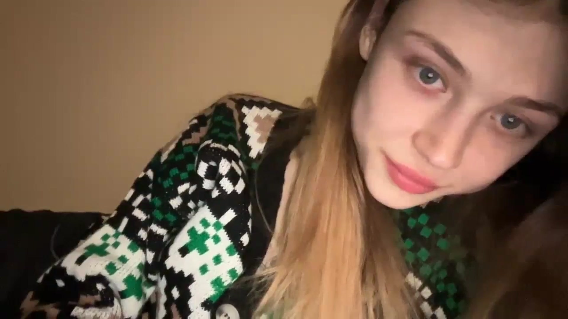 Gallery image thumbnail from Coconut_dream's myfreecams stream on, 11/26/2023, 17:59 image 18 of 20