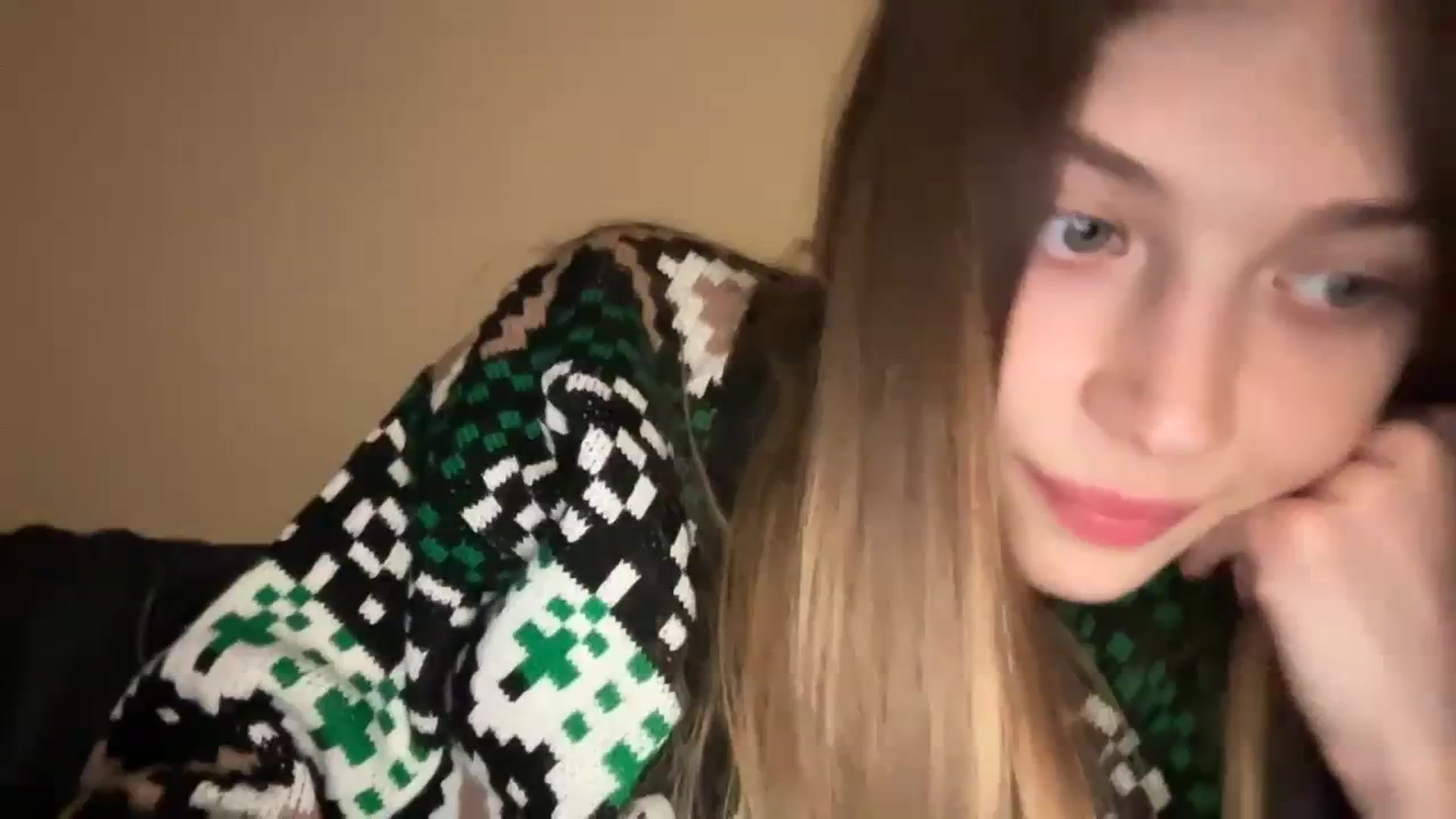 Gallery image thumbnail from Coconut_dream's myfreecams stream on, 11/26/2023, 17:59 image 15 of 20