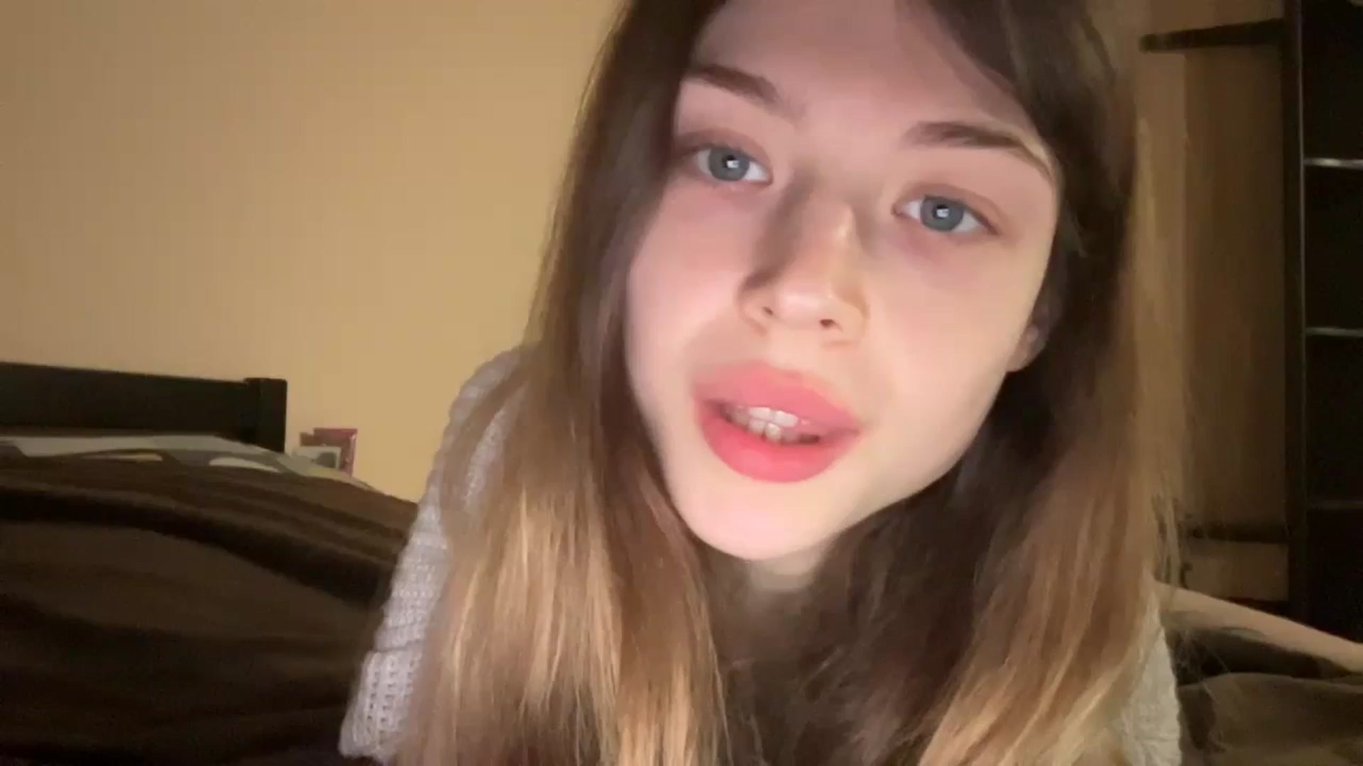 Gallery image thumbnail from Coconut_dream's myfreecams stream on, 11/30/2023, 06:39 image 11 of 20