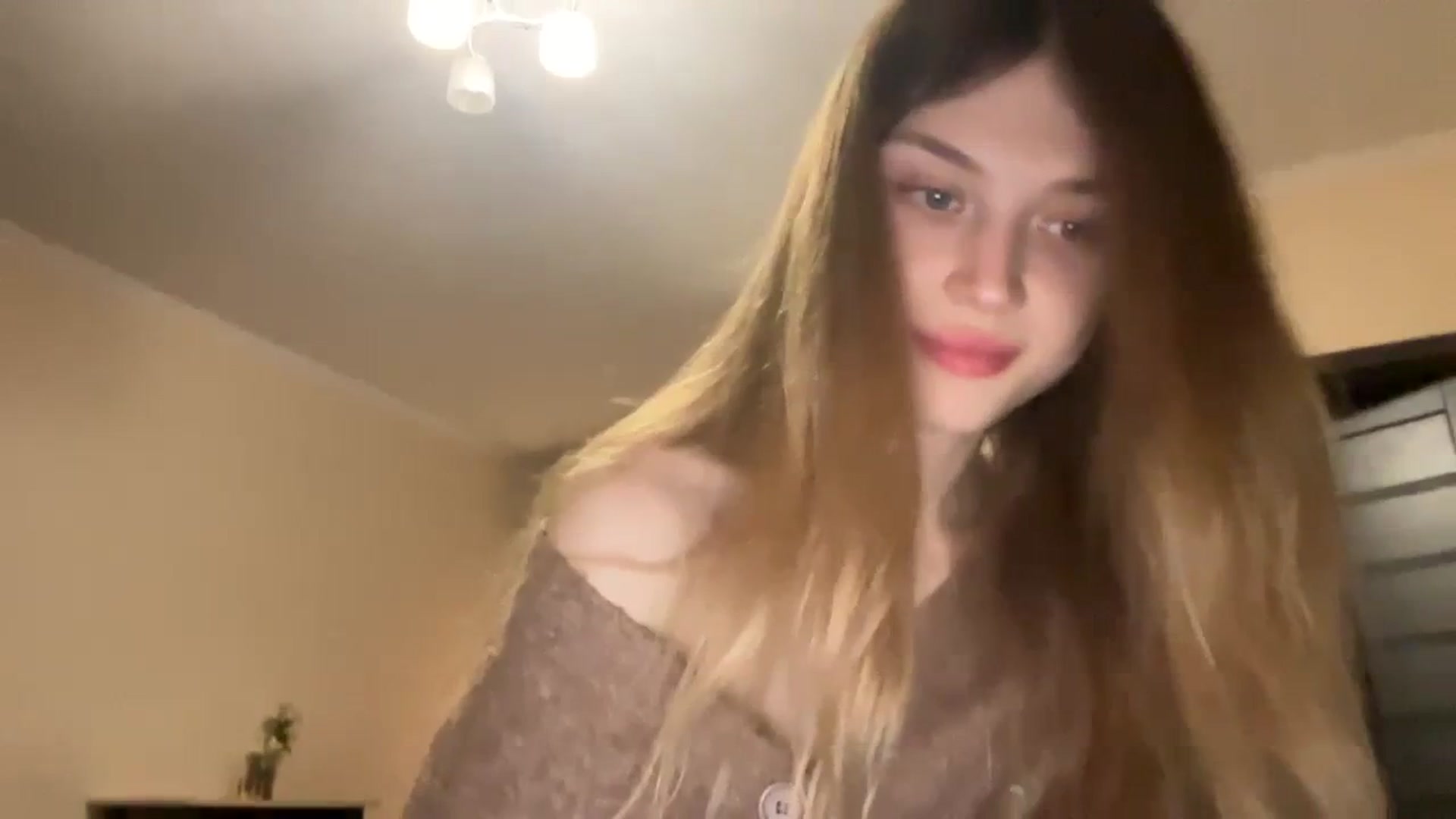 Gallery image thumbnail from Coconut_dream's myfreecams stream on, 12/01/2023, 15:06 image 9 of 20