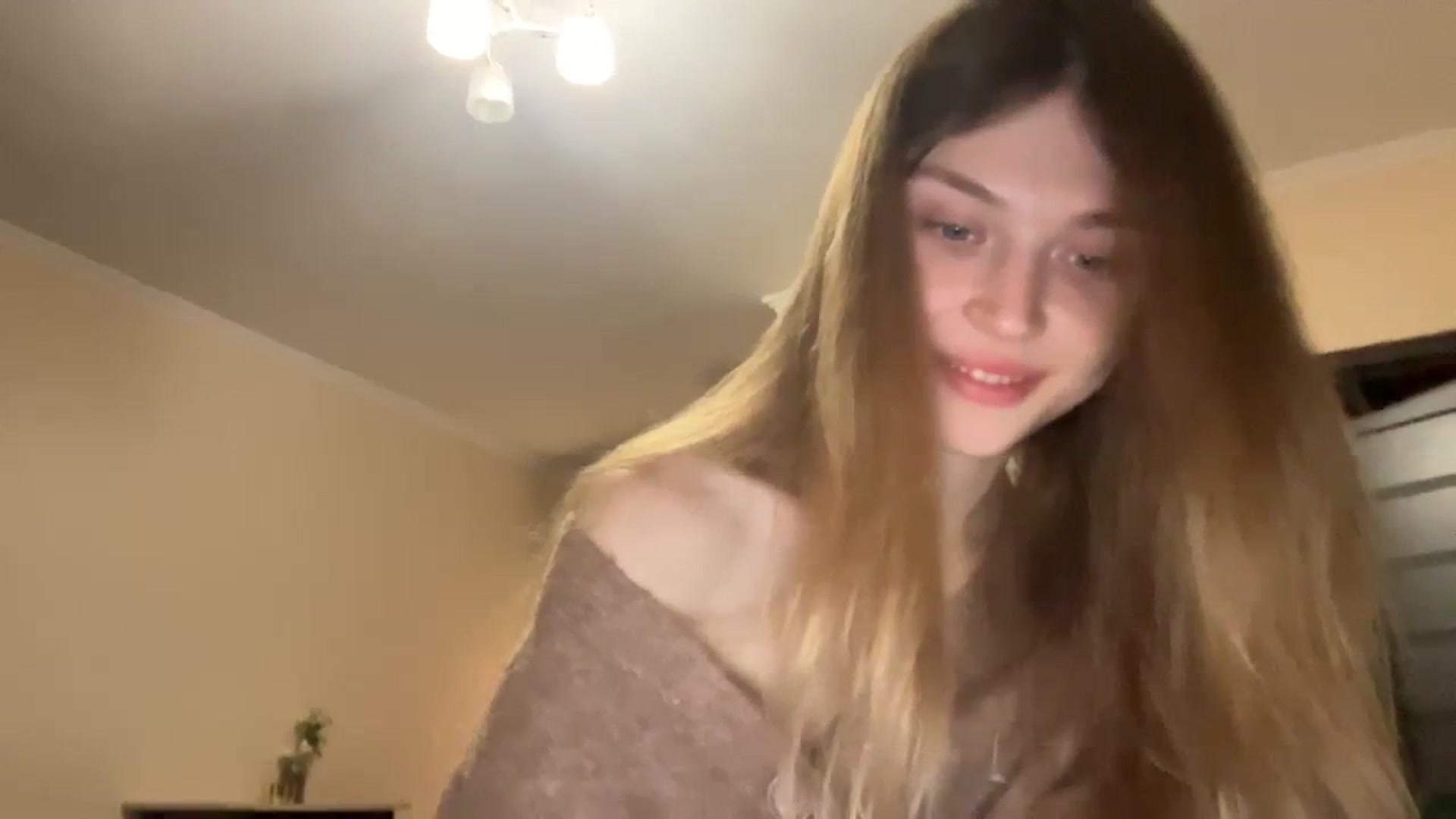 Gallery image thumbnail from Coconut_dream's myfreecams stream on, 12/01/2023, 15:06 image 10 of 20