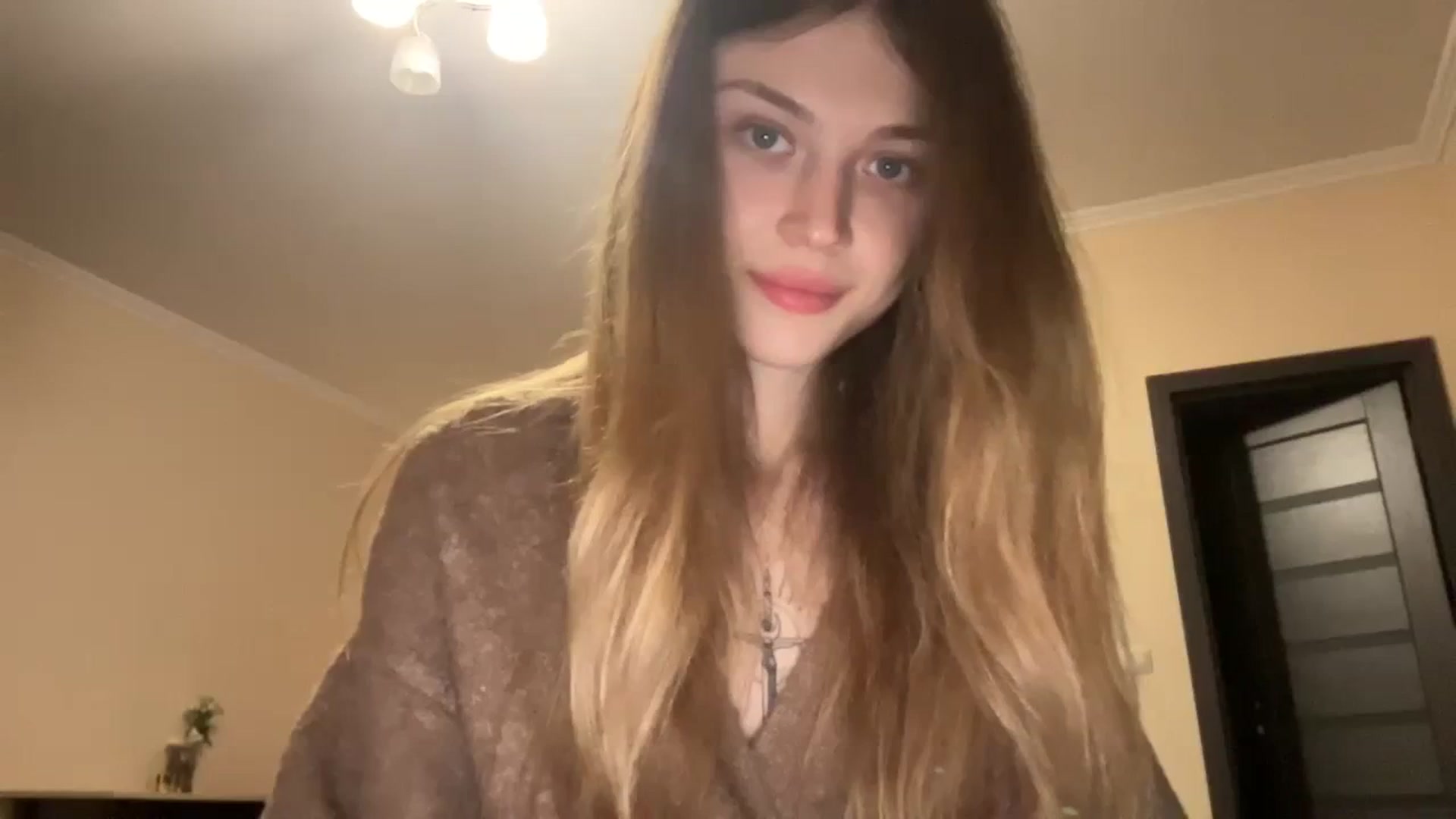Gallery image thumbnail from Coconut_dream's myfreecams stream on, 12/01/2023, 15:06 image 1 of 20