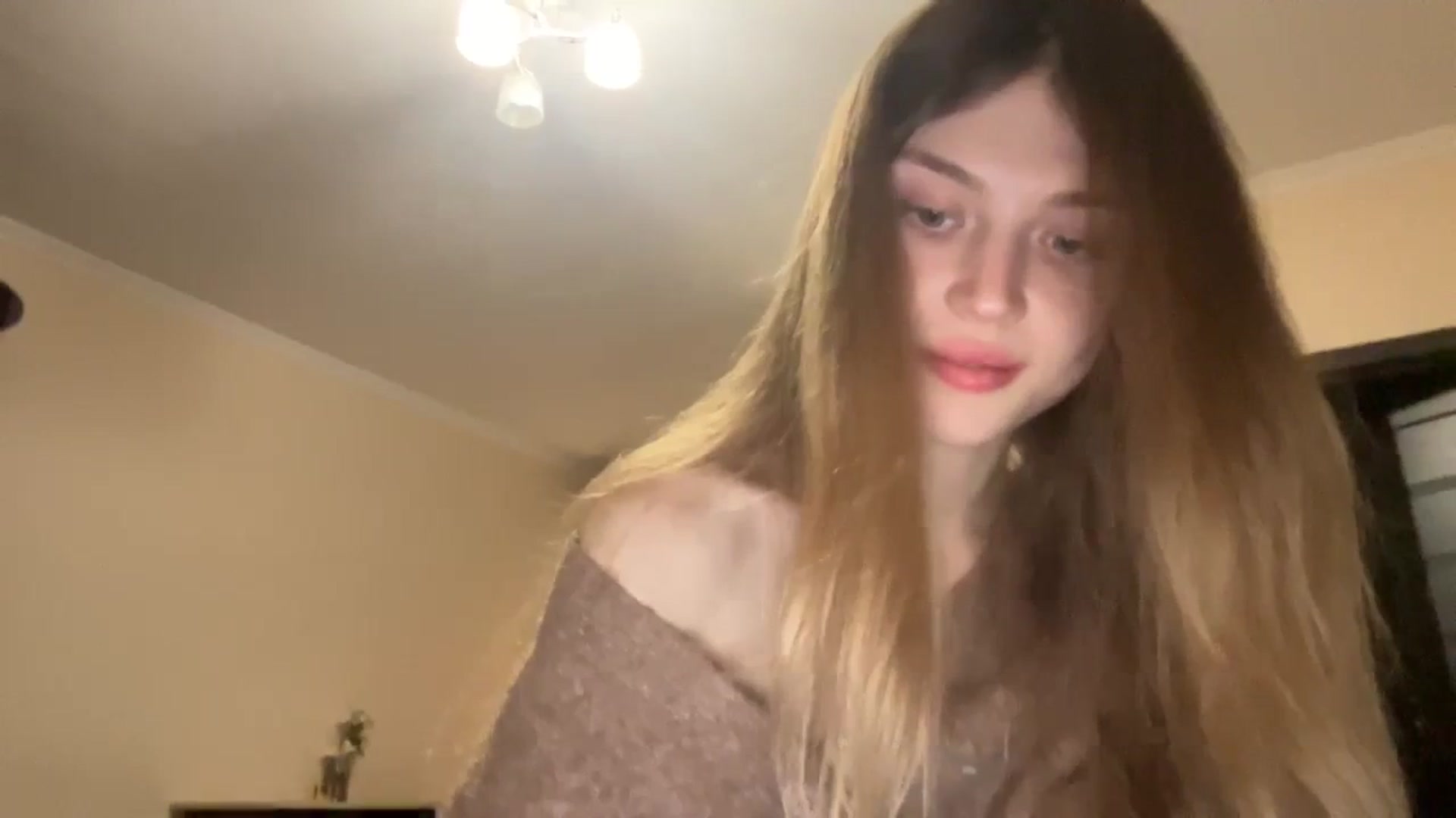 Gallery image thumbnail from Coconut_dream's myfreecams stream on, 12/01/2023, 15:06 image 11 of 20