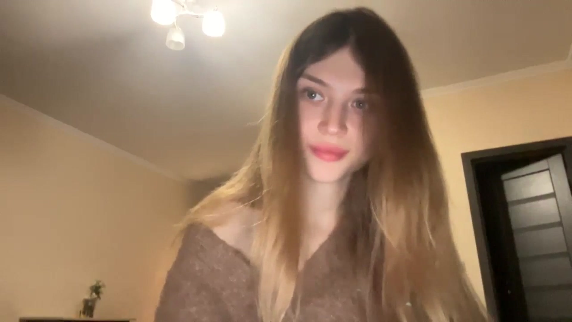Gallery image thumbnail from Coconut_dream's myfreecams stream on, 12/01/2023, 15:06 image 13 of 20