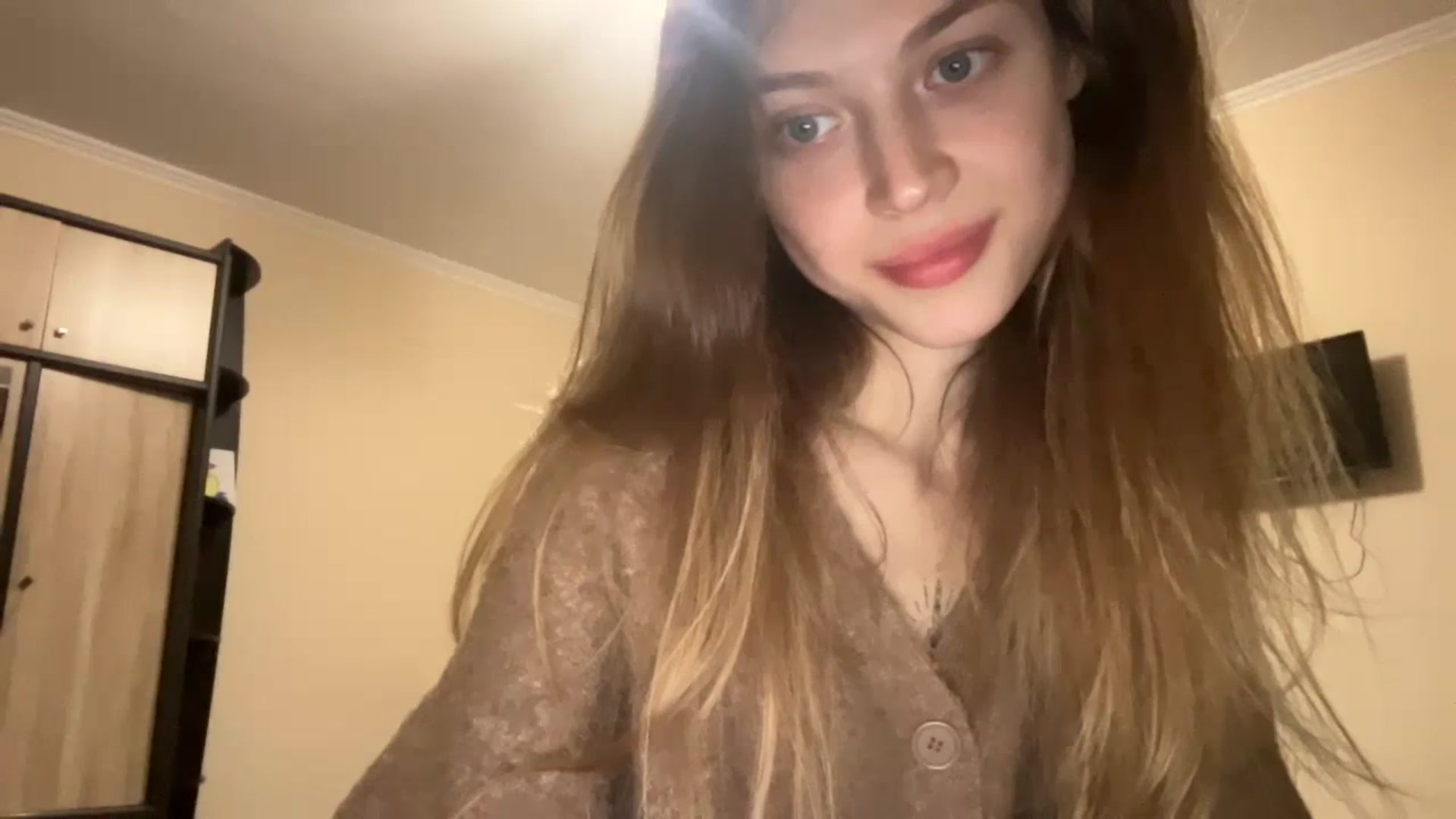 Gallery image thumbnail from Coconut_dream's myfreecams stream on, 12/01/2023, 16:09 image 13 of 20