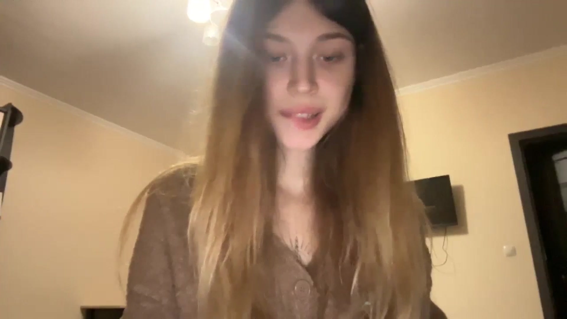 Gallery image thumbnail from Coconut_dream's myfreecams stream on, 12/01/2023, 16:09 image 4 of 20