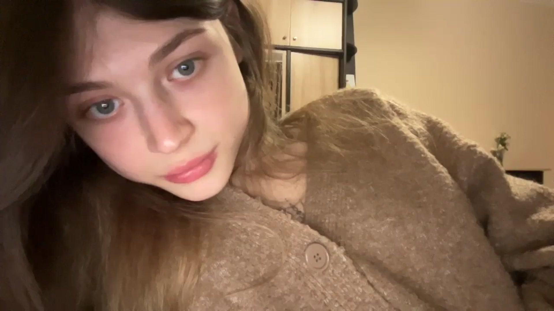 Gallery image thumbnail from Coconut_dream's myfreecams stream on, 12/01/2023, 16:09 image 19 of 20