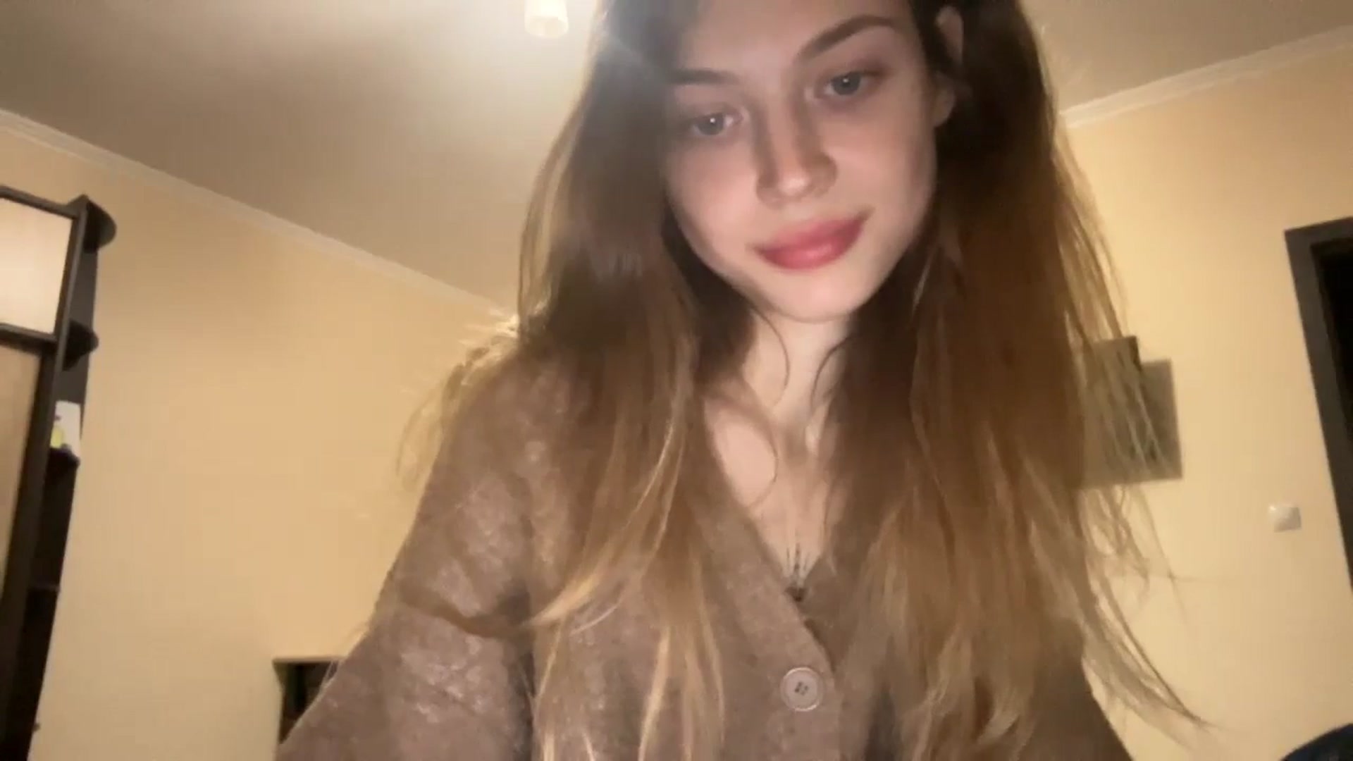 Gallery image thumbnail from Coconut_dream's myfreecams stream on, 12/01/2023, 16:09 image 11 of 20
