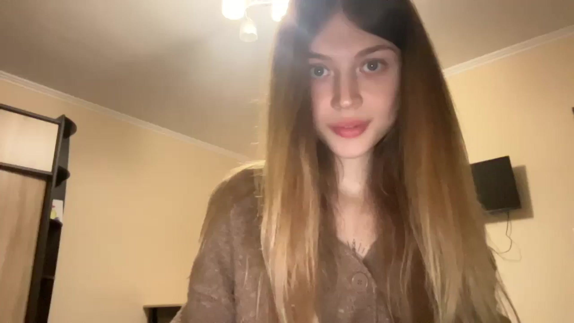 Gallery image thumbnail from Coconut_dream's myfreecams stream on, 12/01/2023, 16:09 image 6 of 20