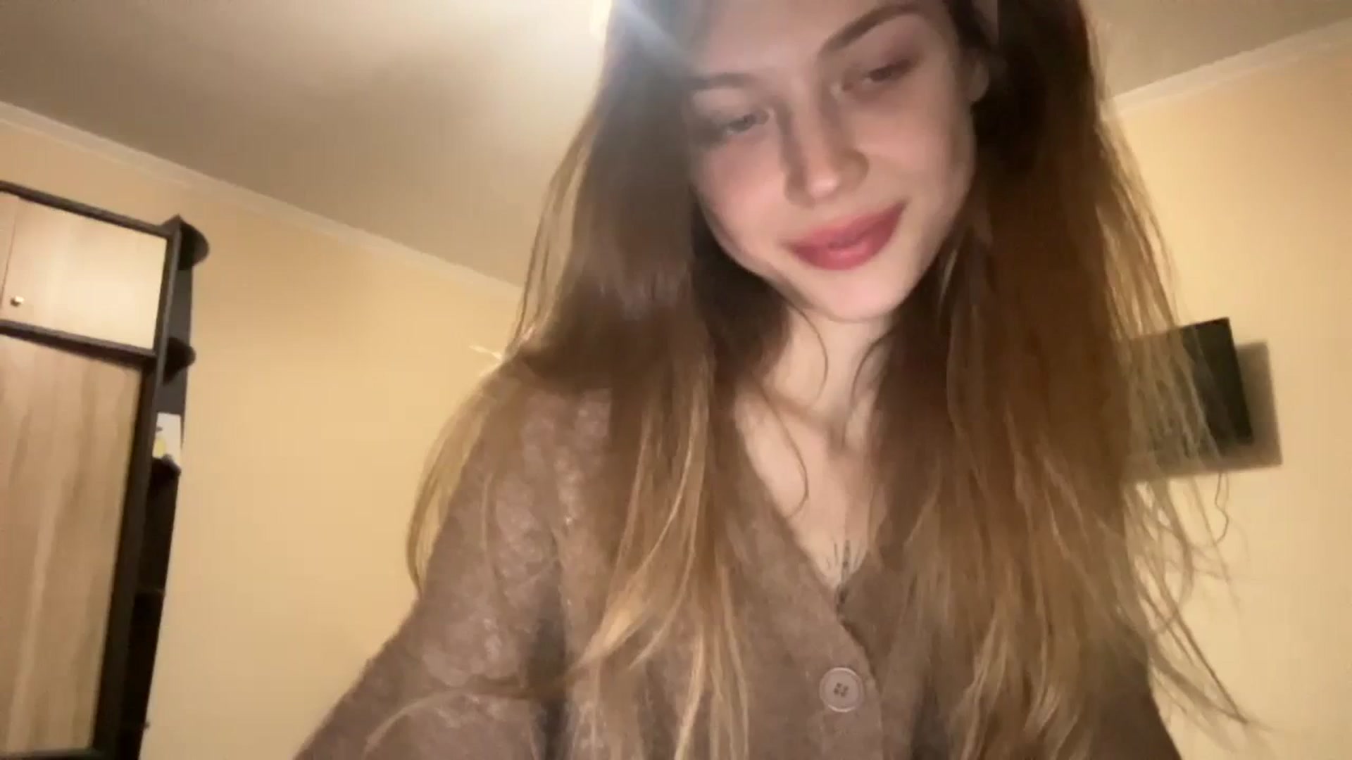 Gallery image thumbnail from Coconut_dream's myfreecams stream on, 12/01/2023, 16:09 image 12 of 20