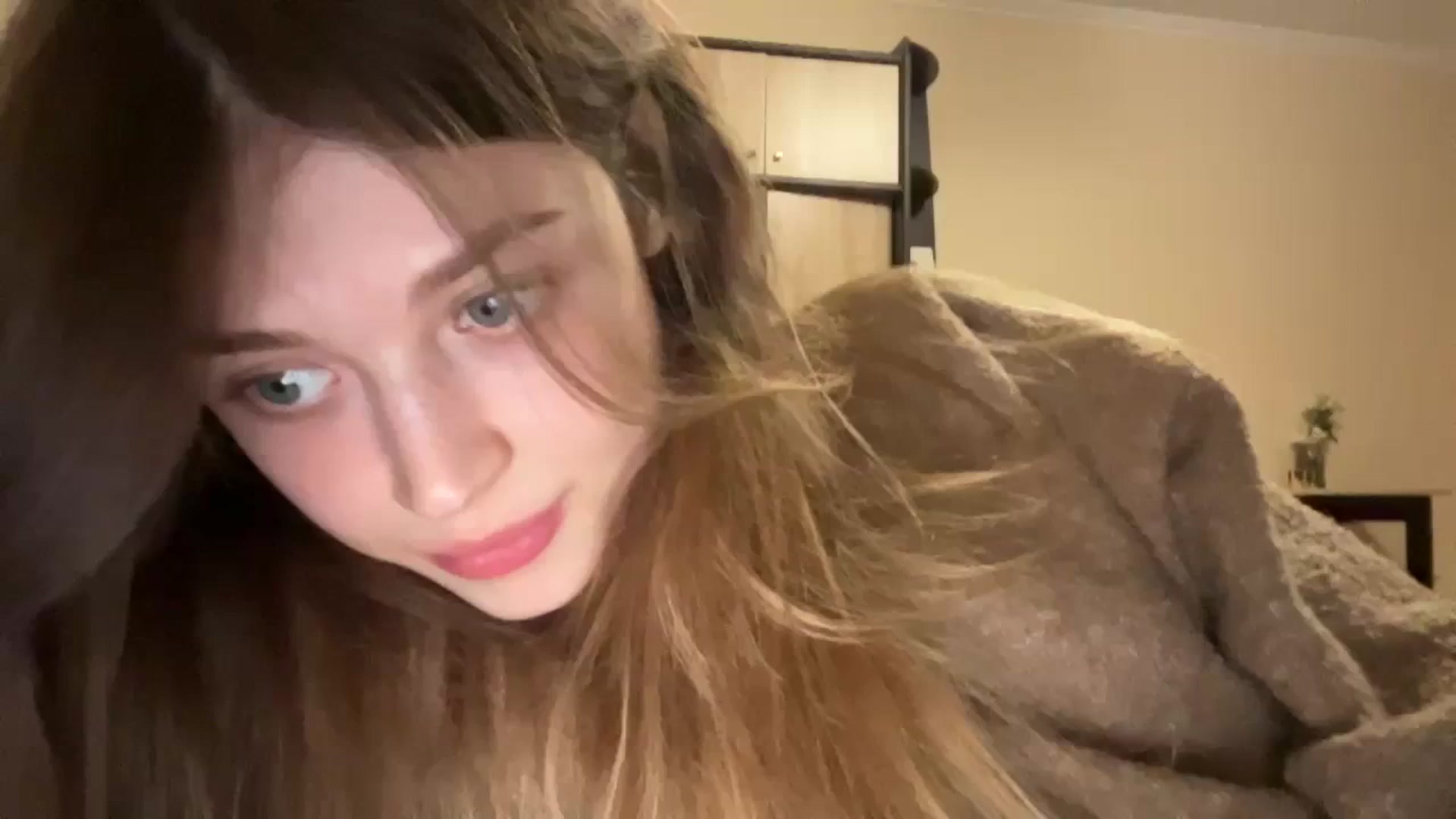 Gallery image thumbnail from Coconut_dream's myfreecams stream on, 12/01/2023, 16:09 image 15 of 20