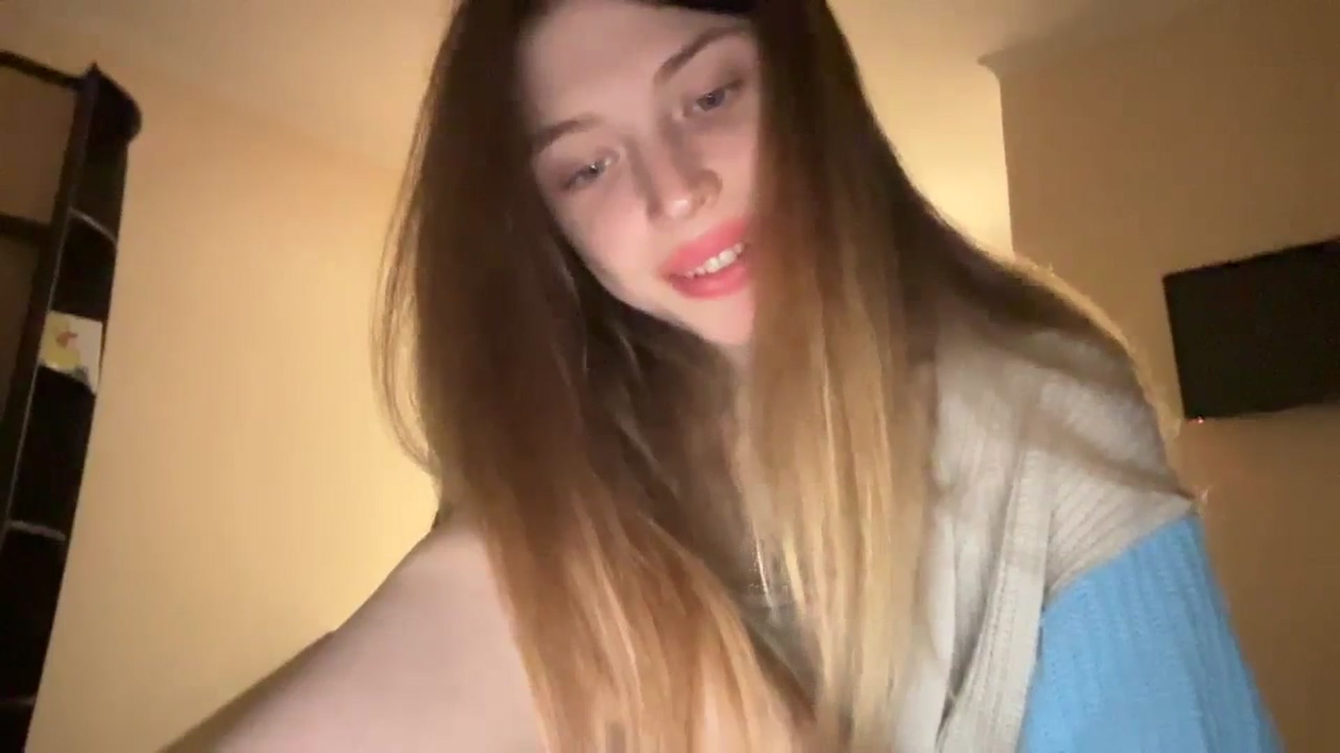 Gallery image thumbnail from Coconut_dream's myfreecams stream on, 12/02/2023, 20:02 image 16 of 20