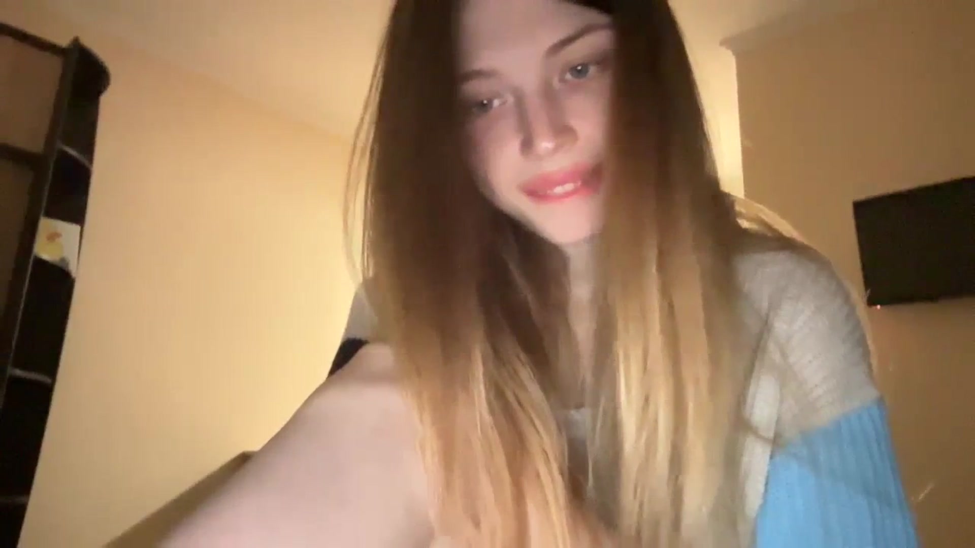 Gallery image thumbnail from Coconut_dream's myfreecams stream on, 12/02/2023, 20:02 image 12 of 20