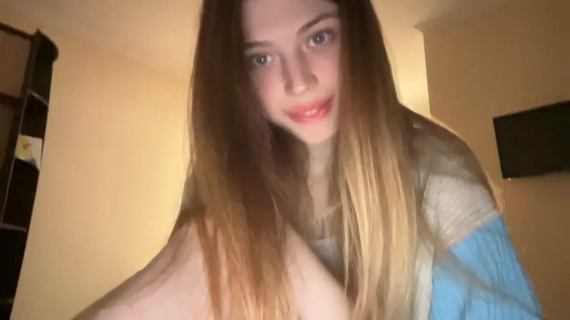 Gallery image thumbnail from Coconut_dream's myfreecams stream on, 12/02/2023, 20:02 image 2 of 20