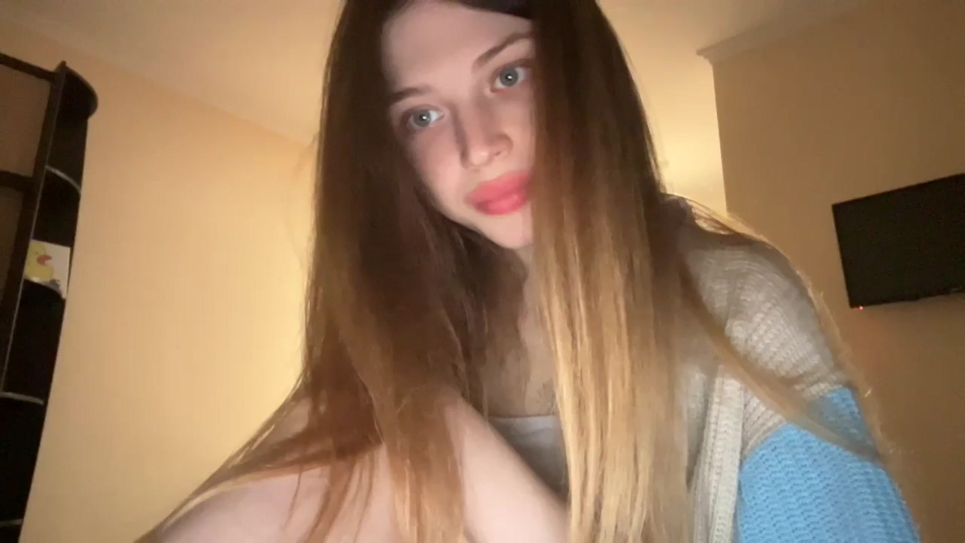 Gallery image thumbnail from Coconut_dream's myfreecams stream on, 12/02/2023, 20:02 image 8 of 20