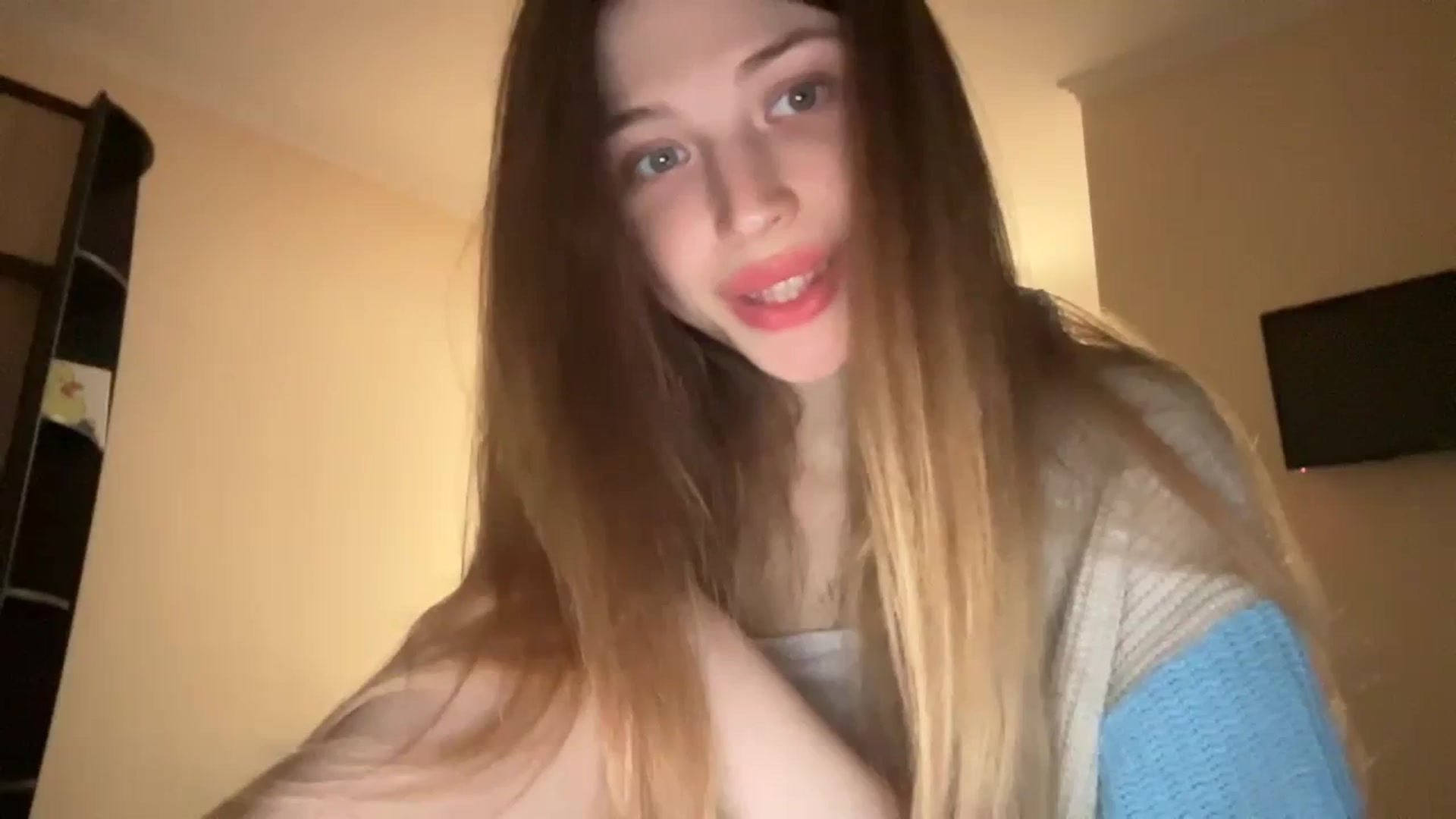 Gallery image thumbnail from Coconut_dream's myfreecams stream on, 12/02/2023, 20:02 image 6 of 20