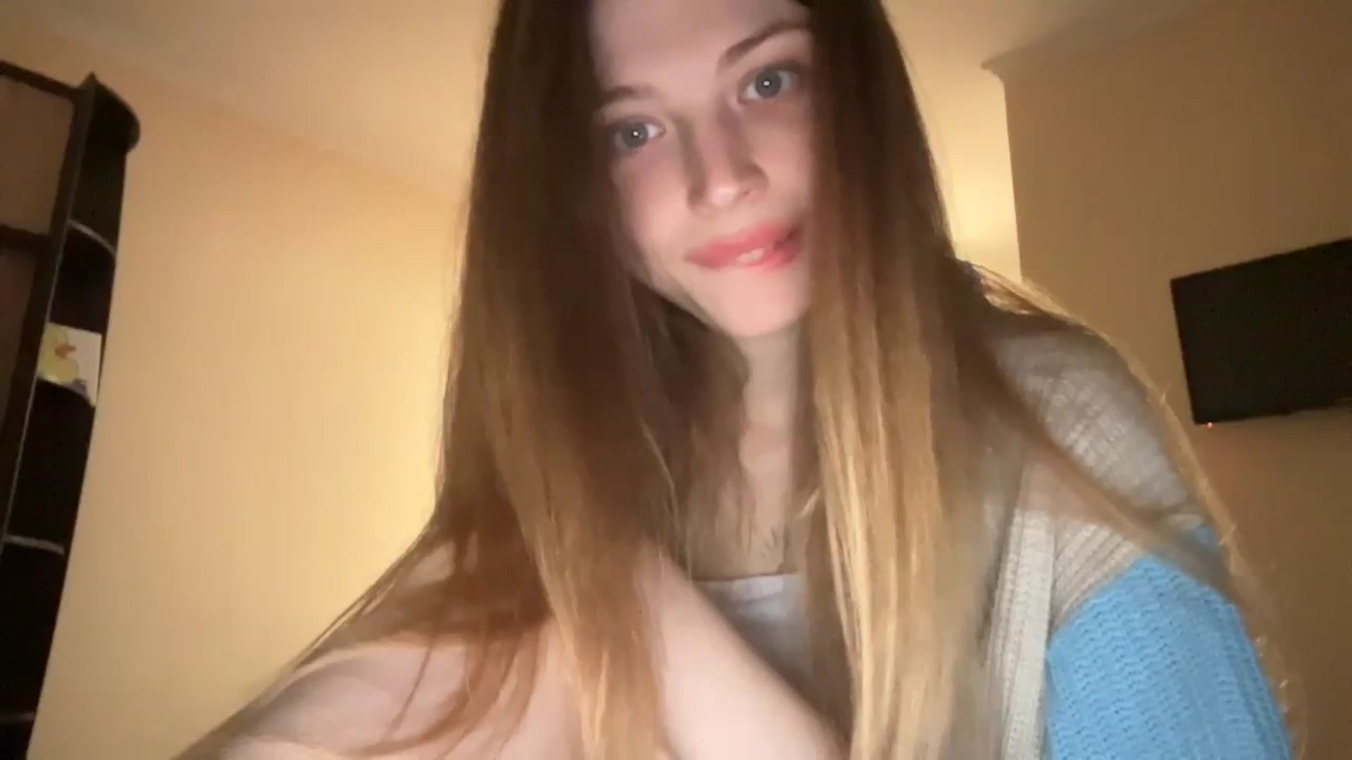 Gallery image thumbnail from Coconut_dream's myfreecams stream on, 12/02/2023, 20:02 image 7 of 20