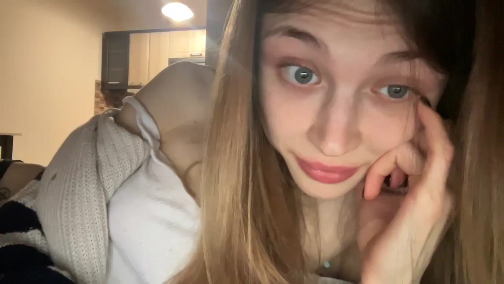 Gallery image thumbnail from Coconut_dream's myfreecams stream on, 12/02/2023, 21:17 image 17 of 20