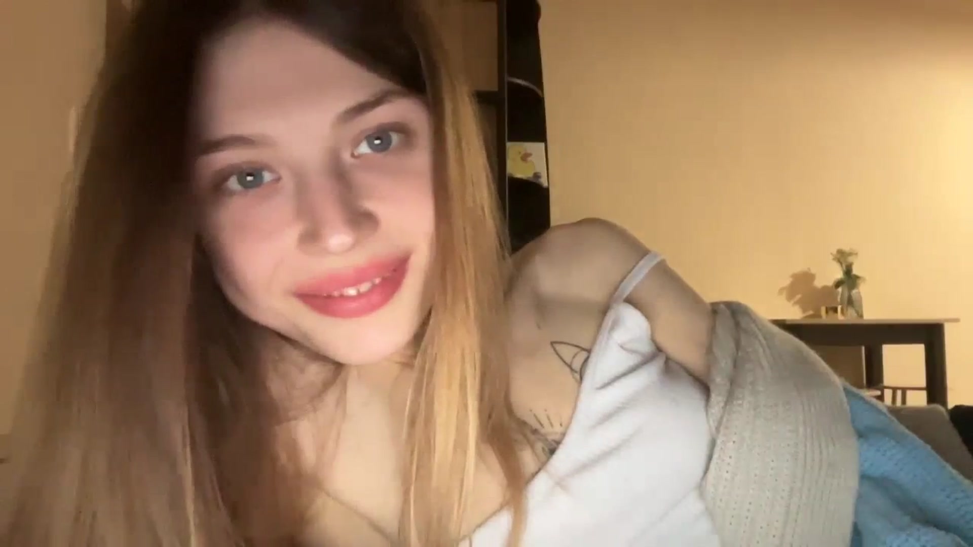 Gallery image thumbnail from Coconut_dream's myfreecams stream on, 12/02/2023, 21:17 image 6 of 20
