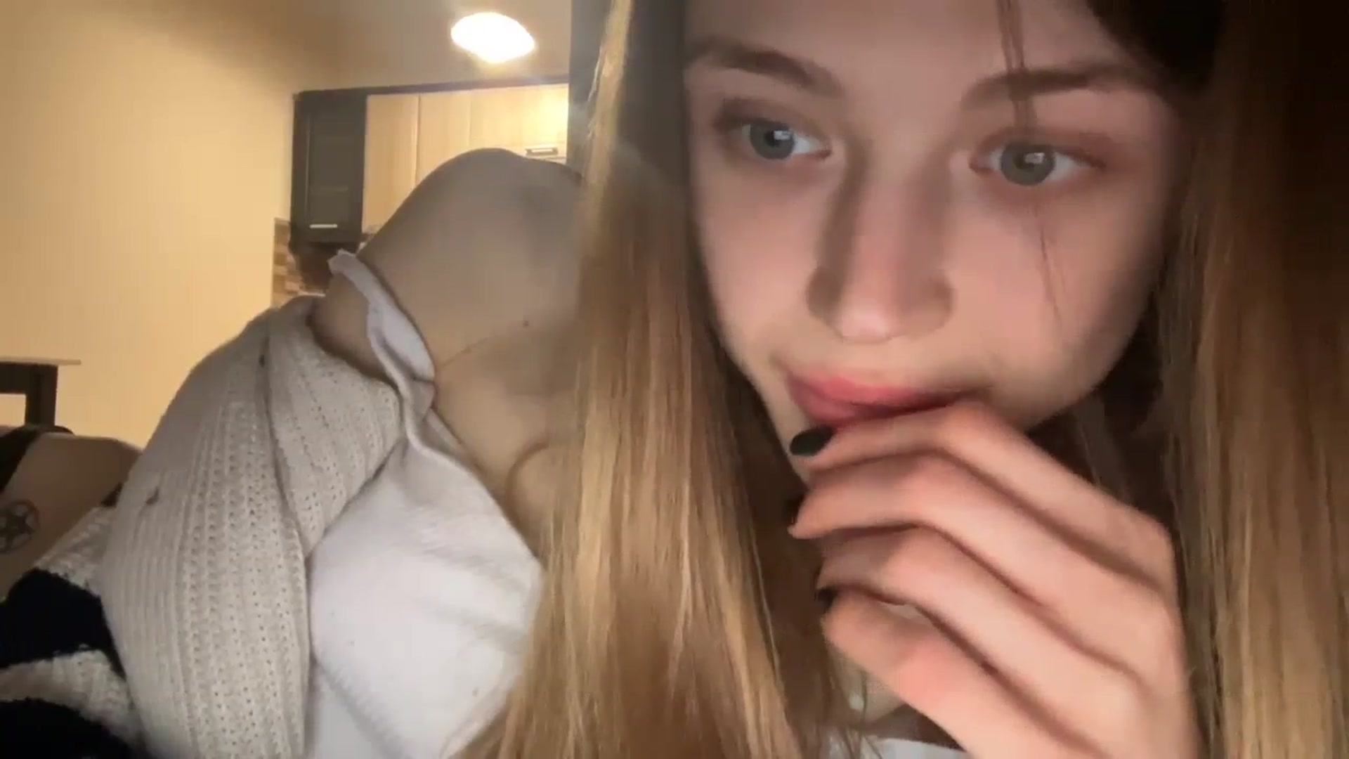 Gallery image thumbnail from Coconut_dream's myfreecams stream on, 12/02/2023, 21:17 image 13 of 20