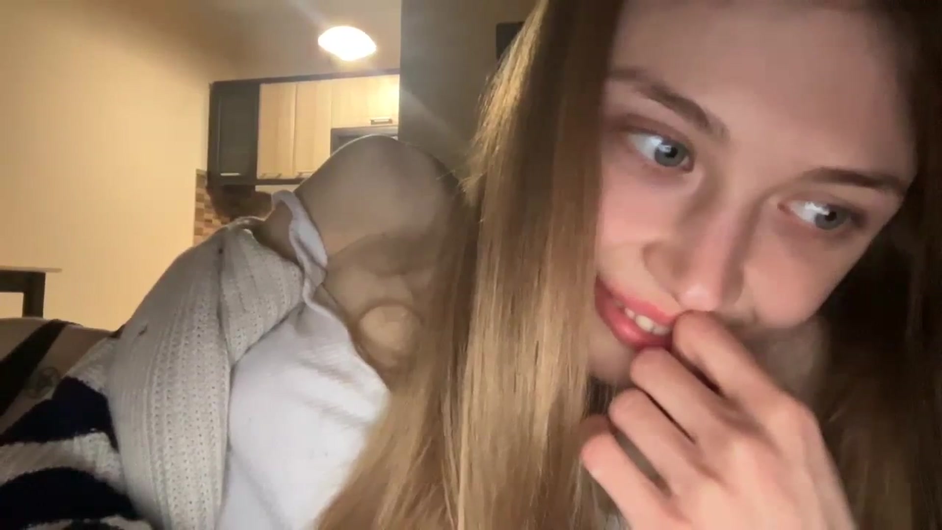 Gallery image thumbnail from Coconut_dream's myfreecams stream on, 12/02/2023, 21:17 image 12 of 20
