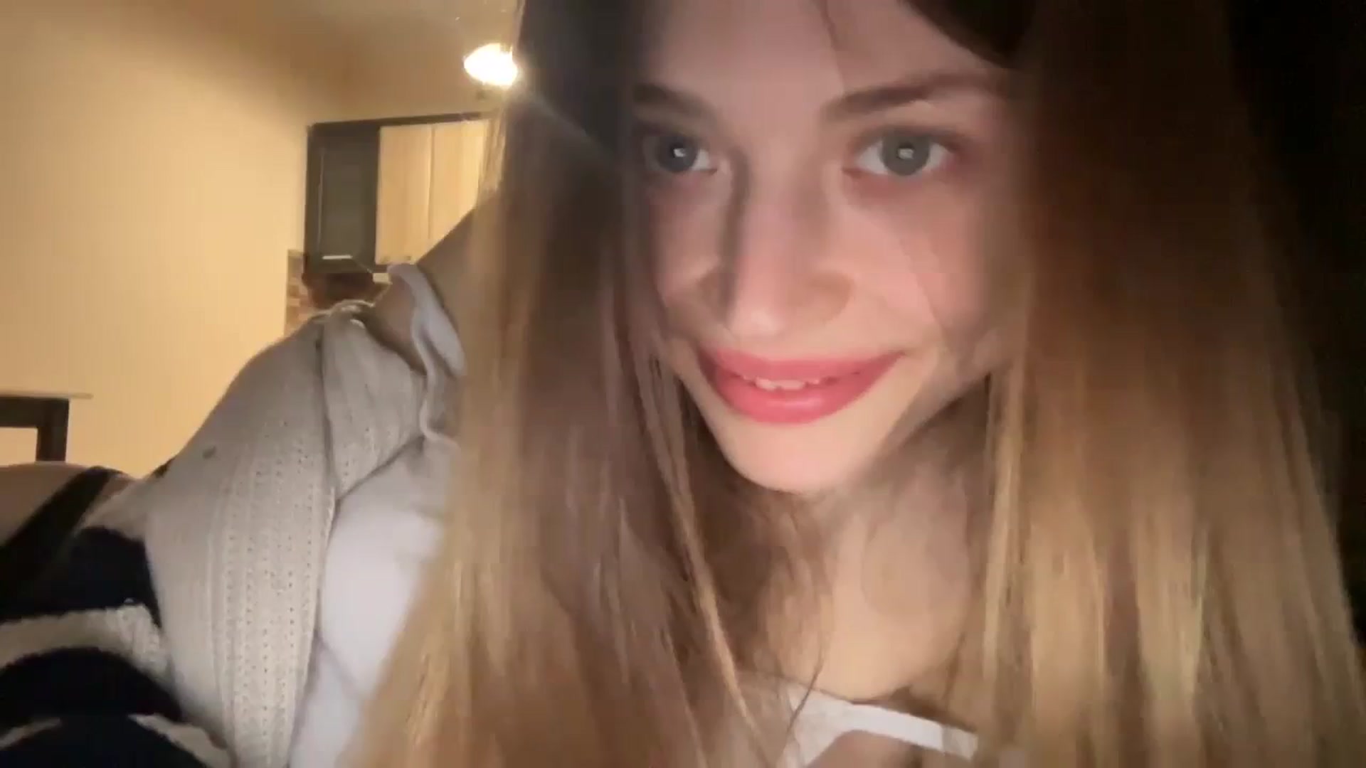 Gallery image thumbnail from Coconut_dream's myfreecams stream on, 12/02/2023, 21:17 image 8 of 20