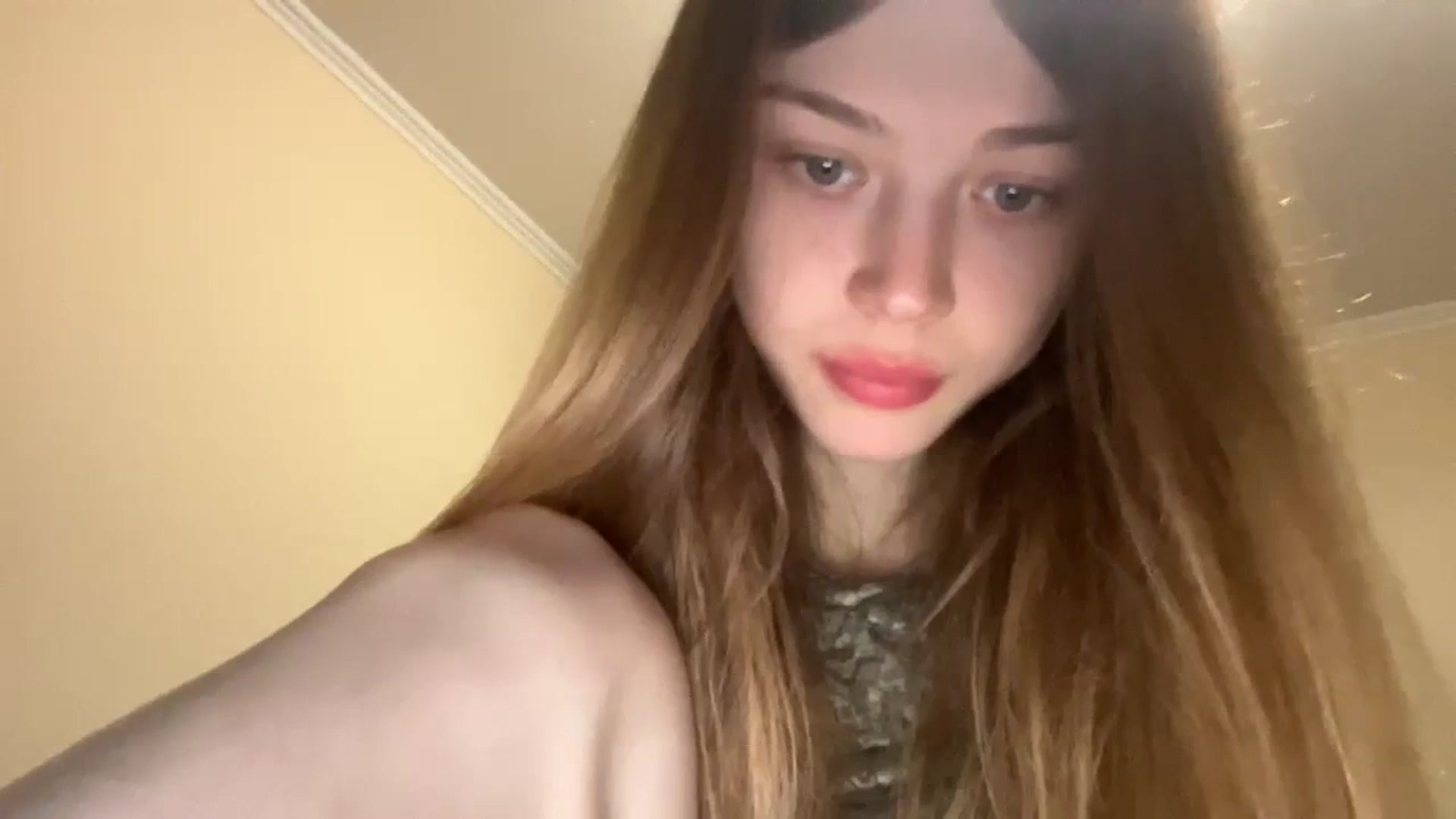 Gallery image thumbnail from Coconut_dream's myfreecams stream on, 12/04/2023, 06:28 image 3 of 20