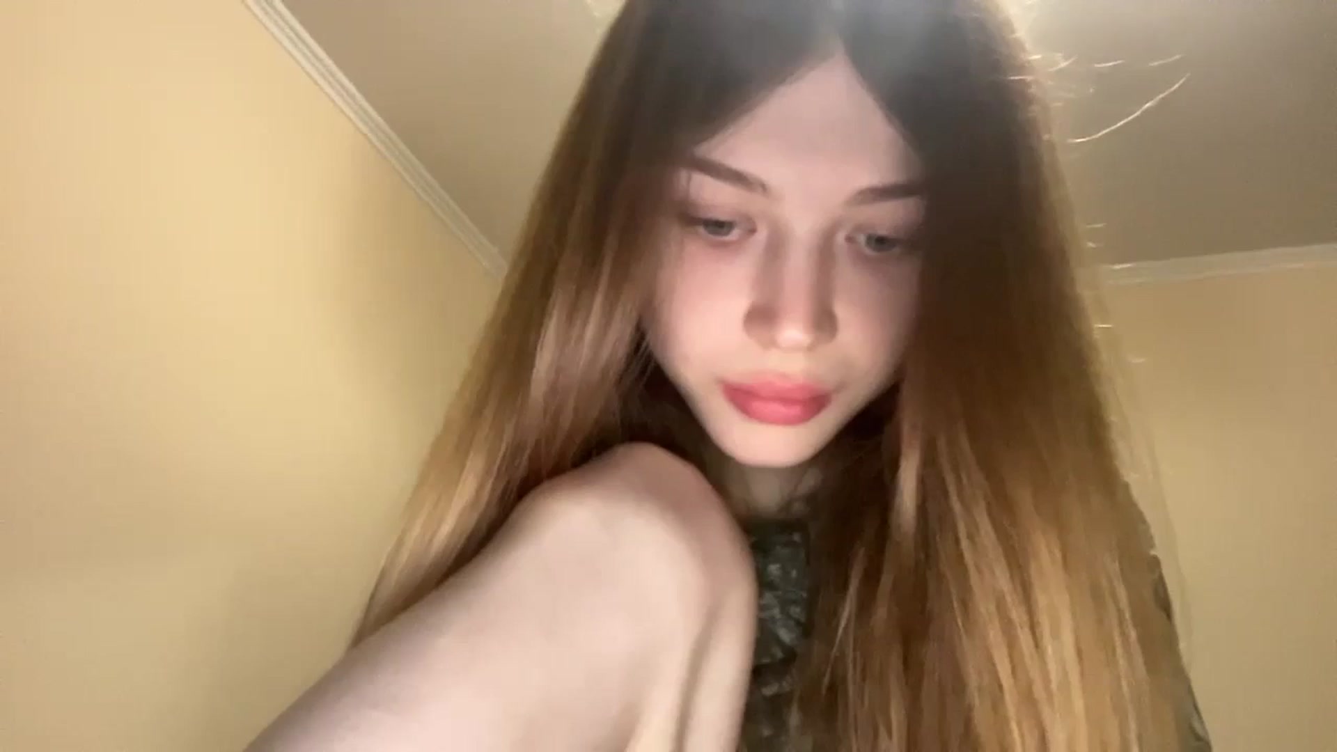 Gallery image thumbnail from Coconut_dream's myfreecams stream on, 12/04/2023, 06:28 image 11 of 20