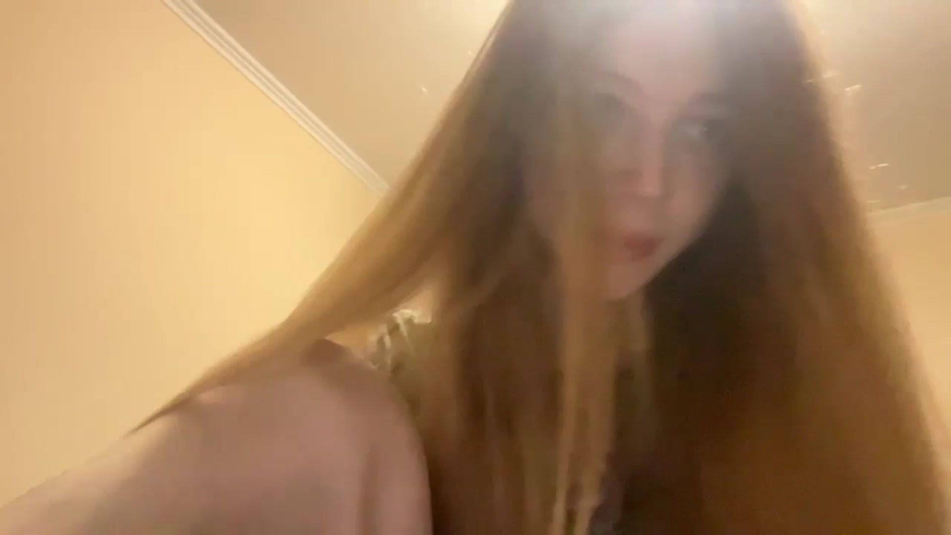 Gallery image thumbnail from Coconut_dream's myfreecams stream on, 12/04/2023, 06:28 image 5 of 20