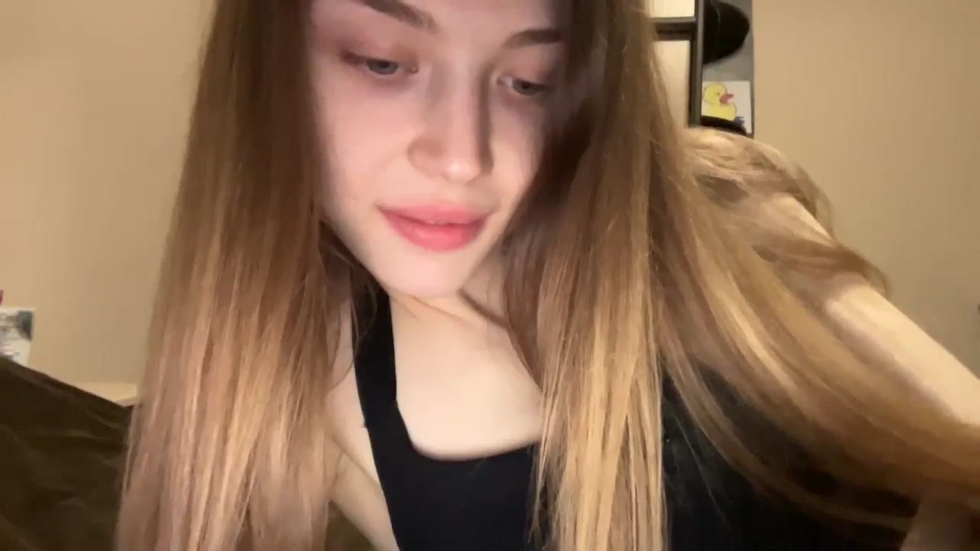 Gallery image thumbnail from Coconut_dream's myfreecams stream on, 12/04/2023, 08:16 image 2 of 20