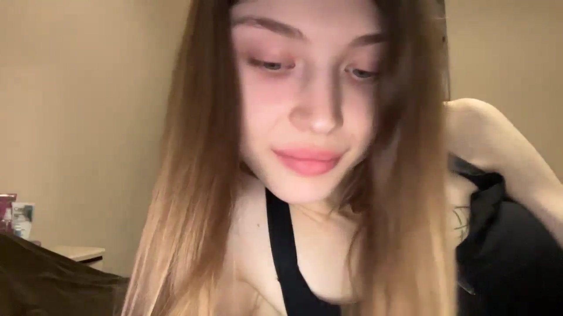 Gallery image thumbnail from Coconut_dream's myfreecams stream on, 12/04/2023, 08:16 image 14 of 20