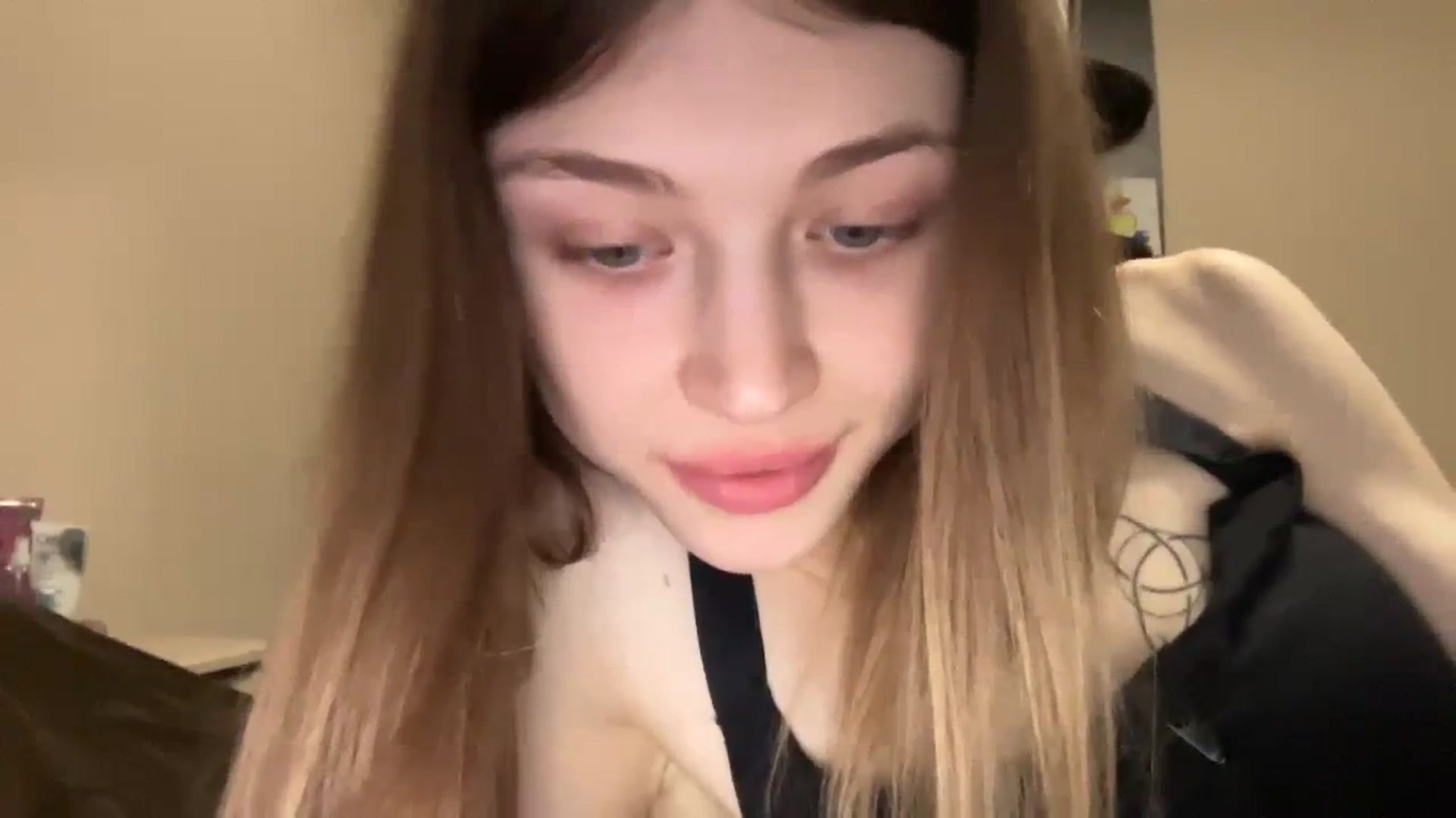 Gallery image thumbnail from Coconut_dream's myfreecams stream on, 12/04/2023, 08:16 image 18 of 20