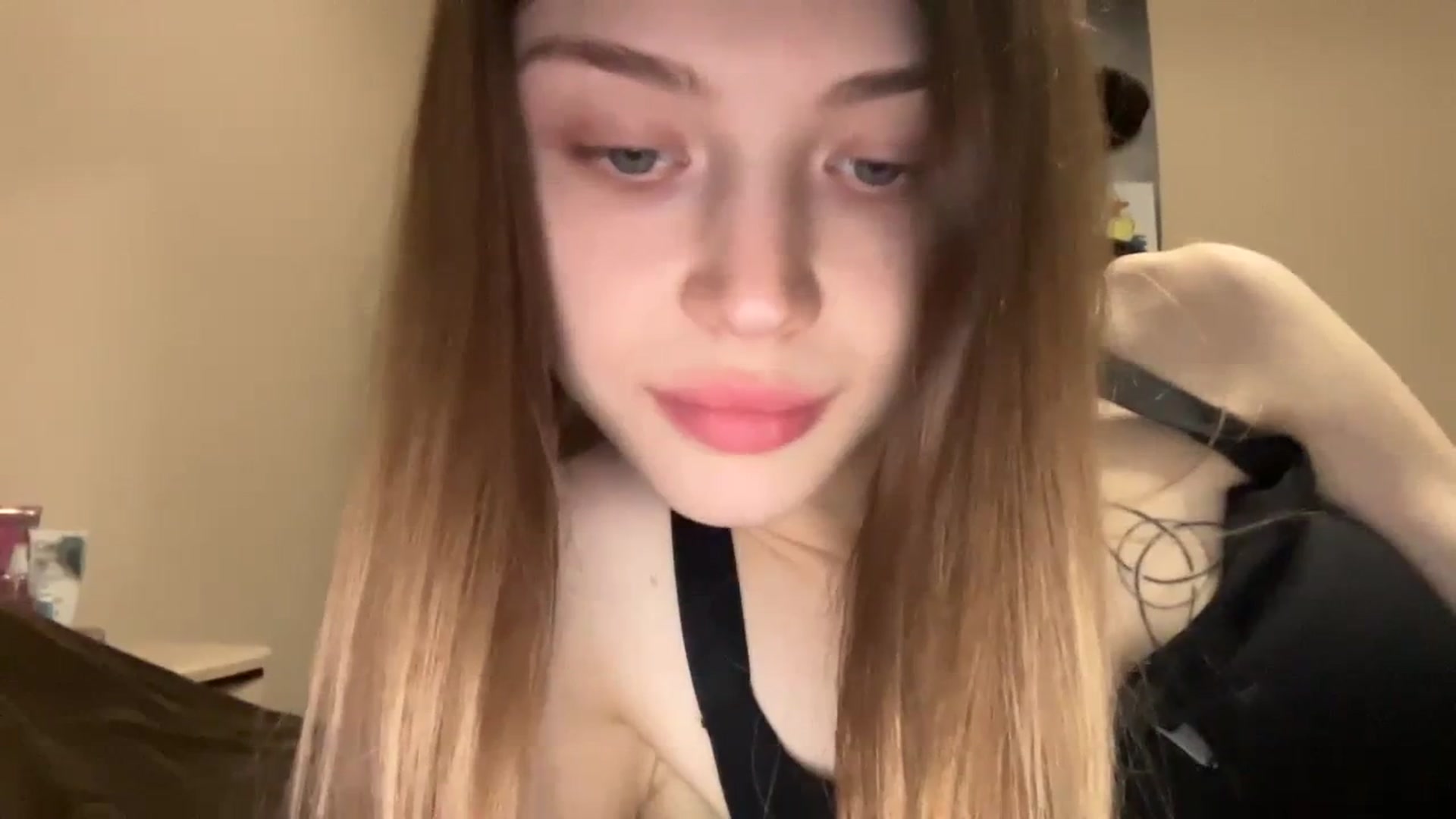Gallery image thumbnail from Coconut_dream's myfreecams stream on, 12/04/2023, 08:16 image 7 of 20