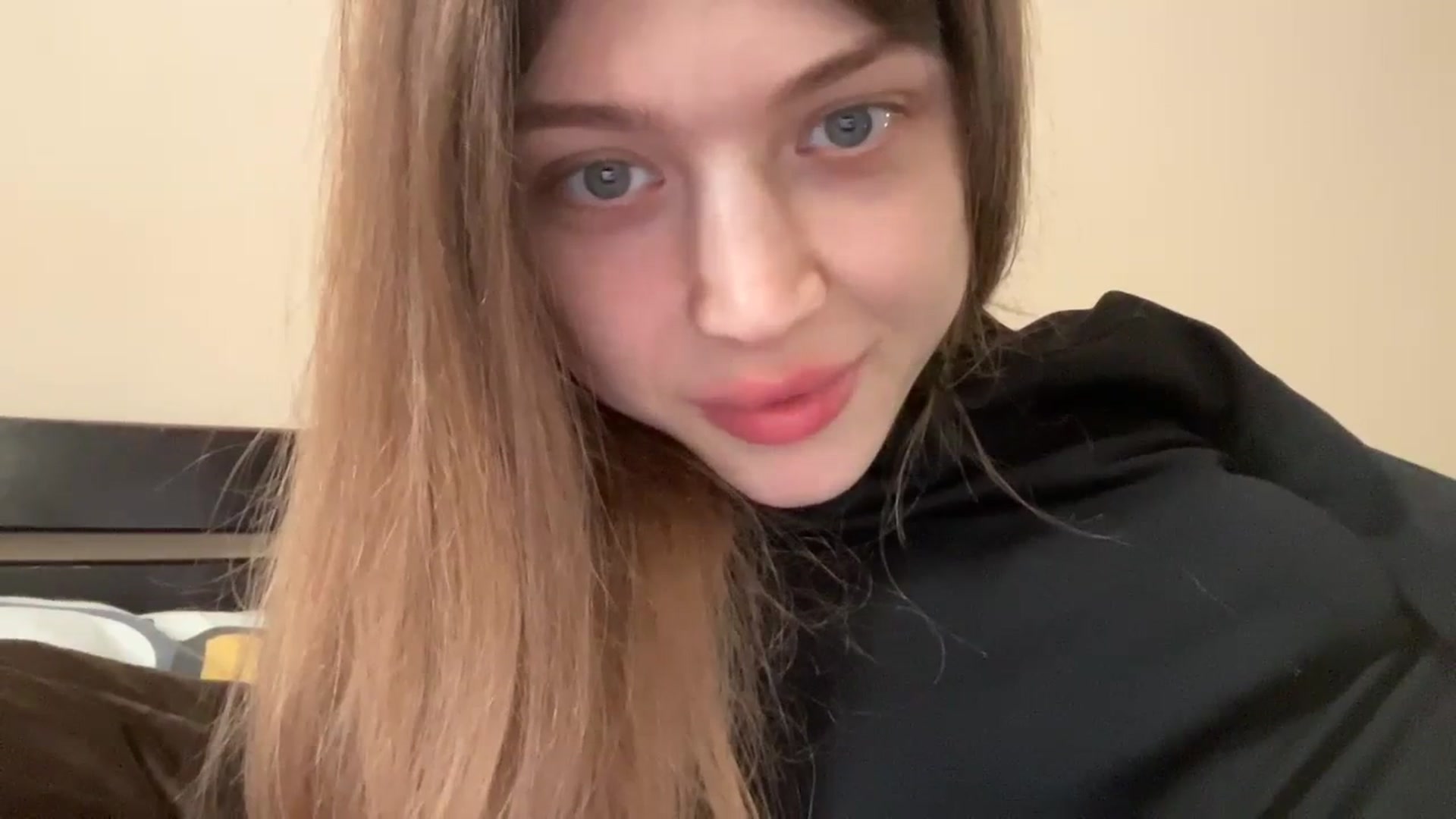 Gallery image thumbnail from Coconut_dream's myfreecams stream on, 12/06/2023, 09:49 image 10 of 20