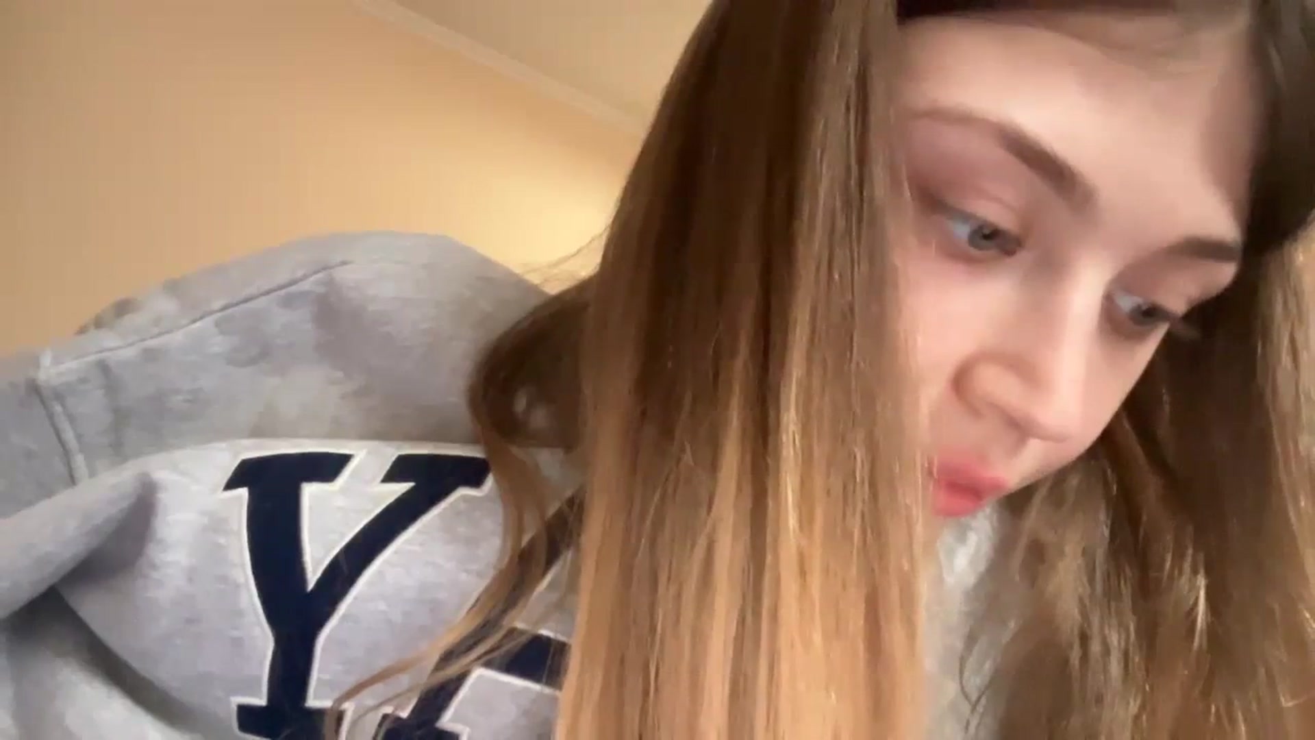 Gallery image thumbnail from Coconut_dream's myfreecams stream on, 12/06/2023, 10:57 image 14 of 20